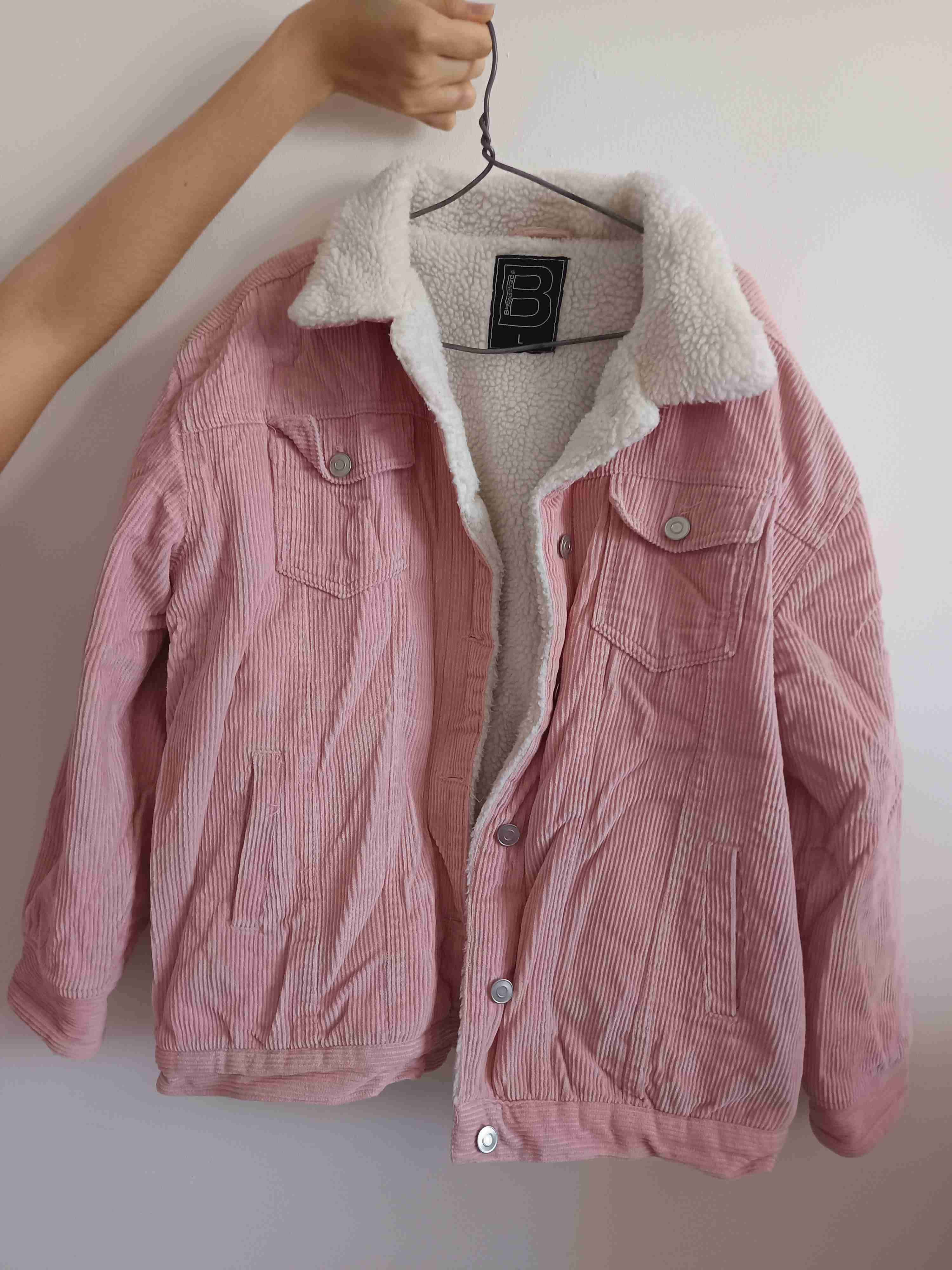 Chaqueta rosada con forro de borrego