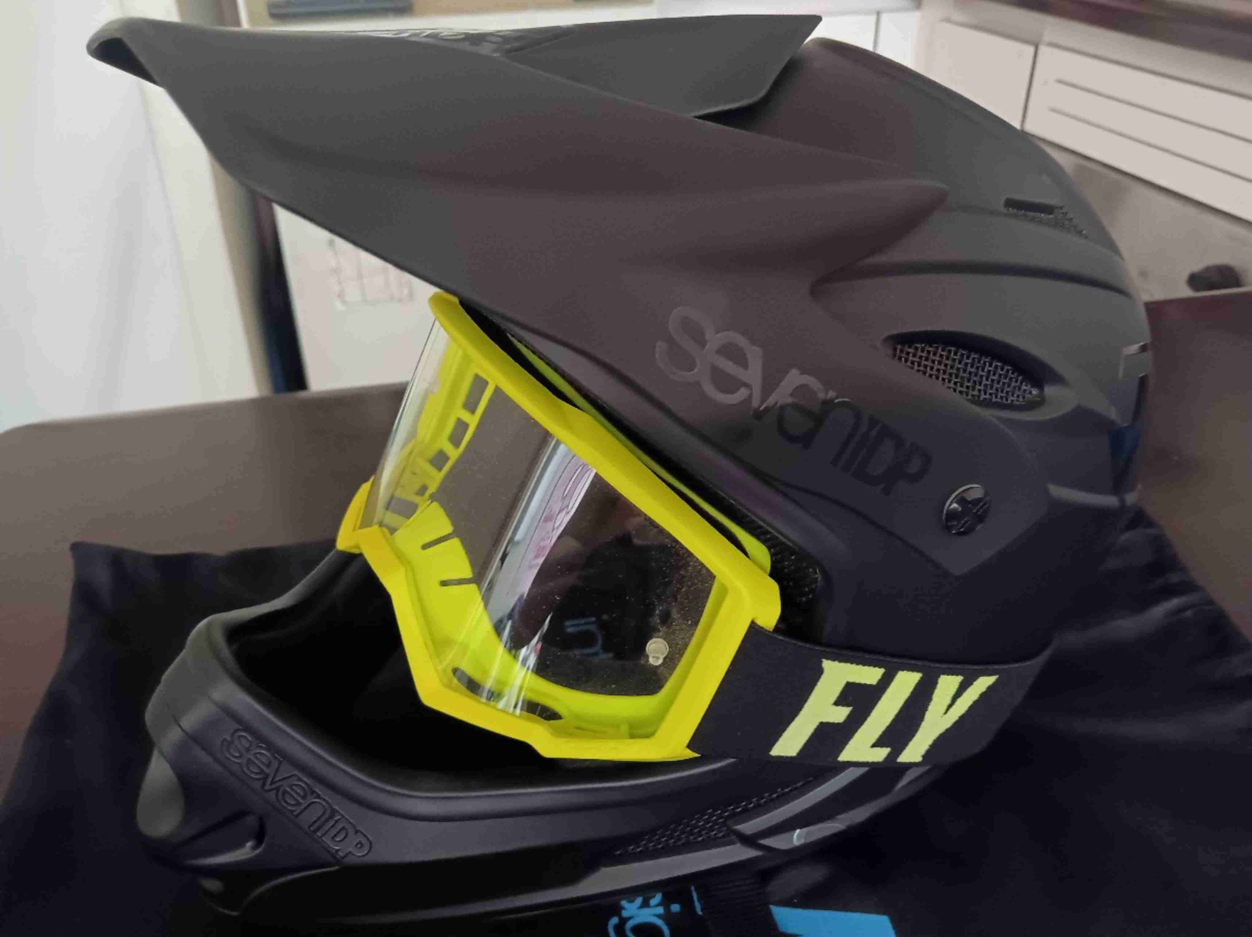 Casco seven IDP talla xl + Antiparras FLY - miniatura 4