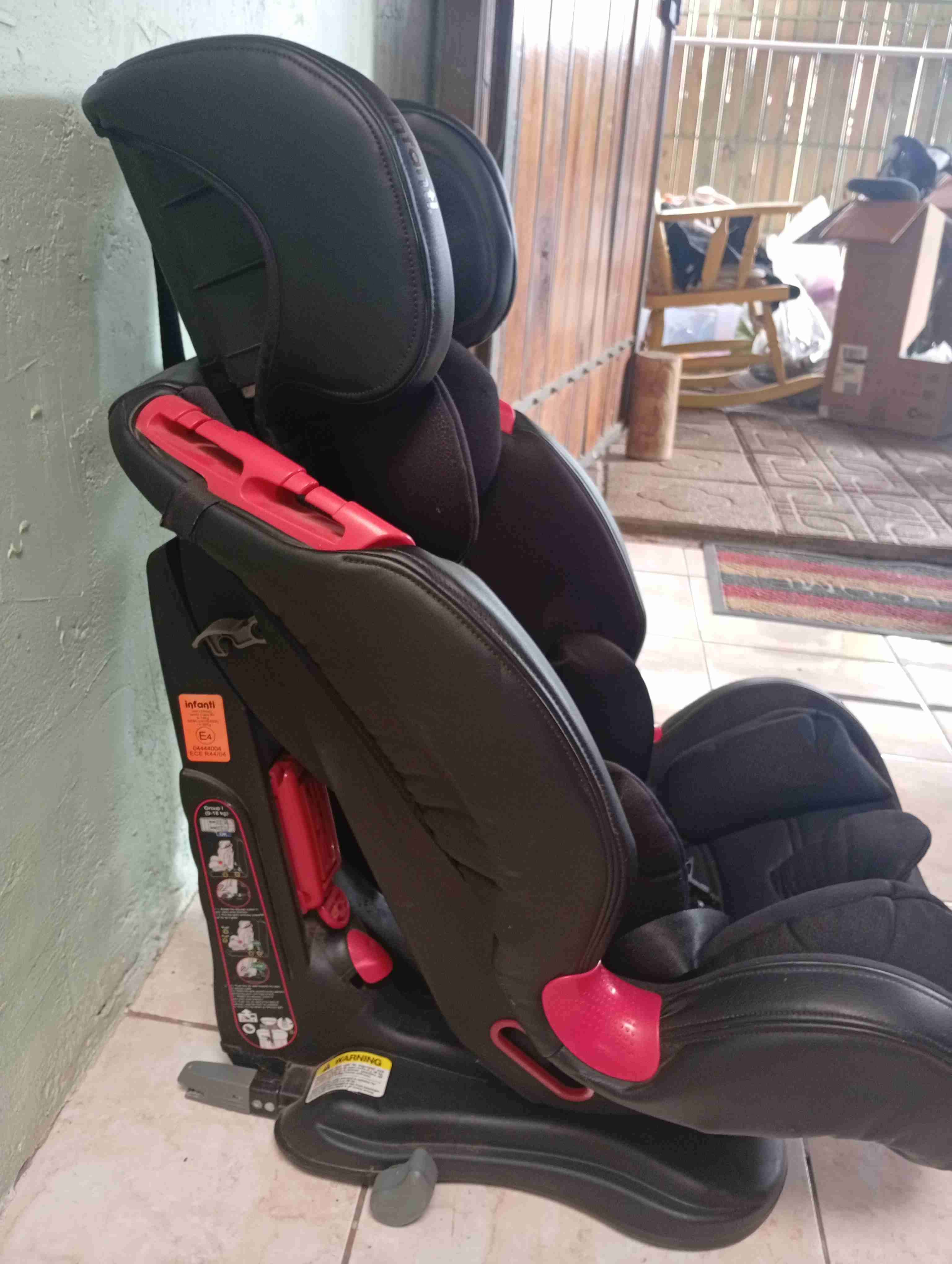 Silla de auto negra Infanti - miniatura 2