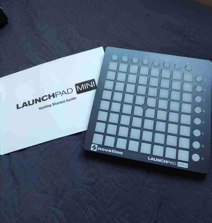 Launch Pad mini MK2 Novation - miniatura 1