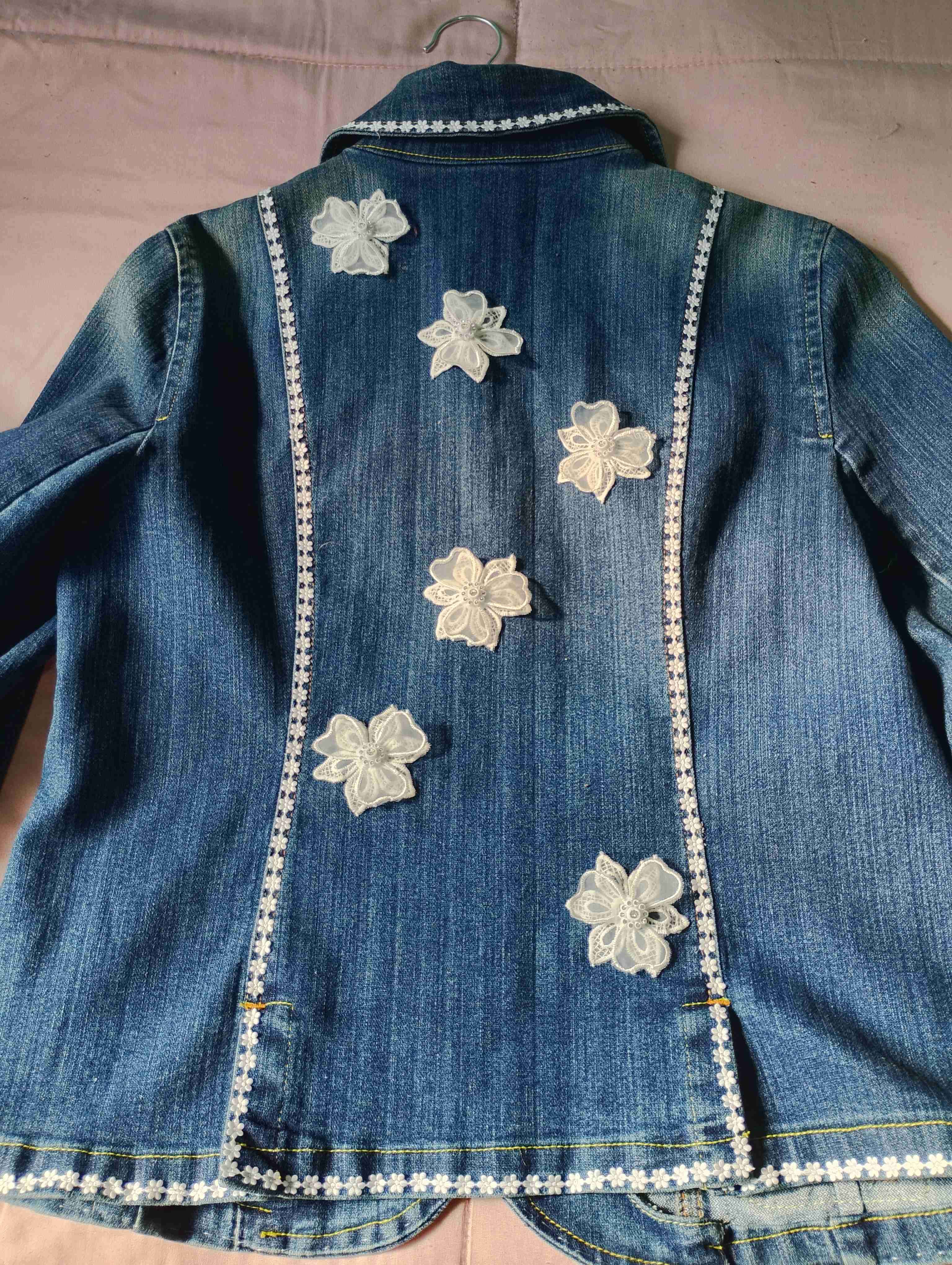 Chaqueta denim con perlas - miniatura 2