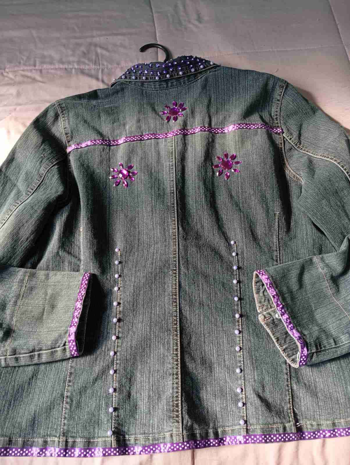 Chaqueta de mezclilla con perlas - miniatura 2
