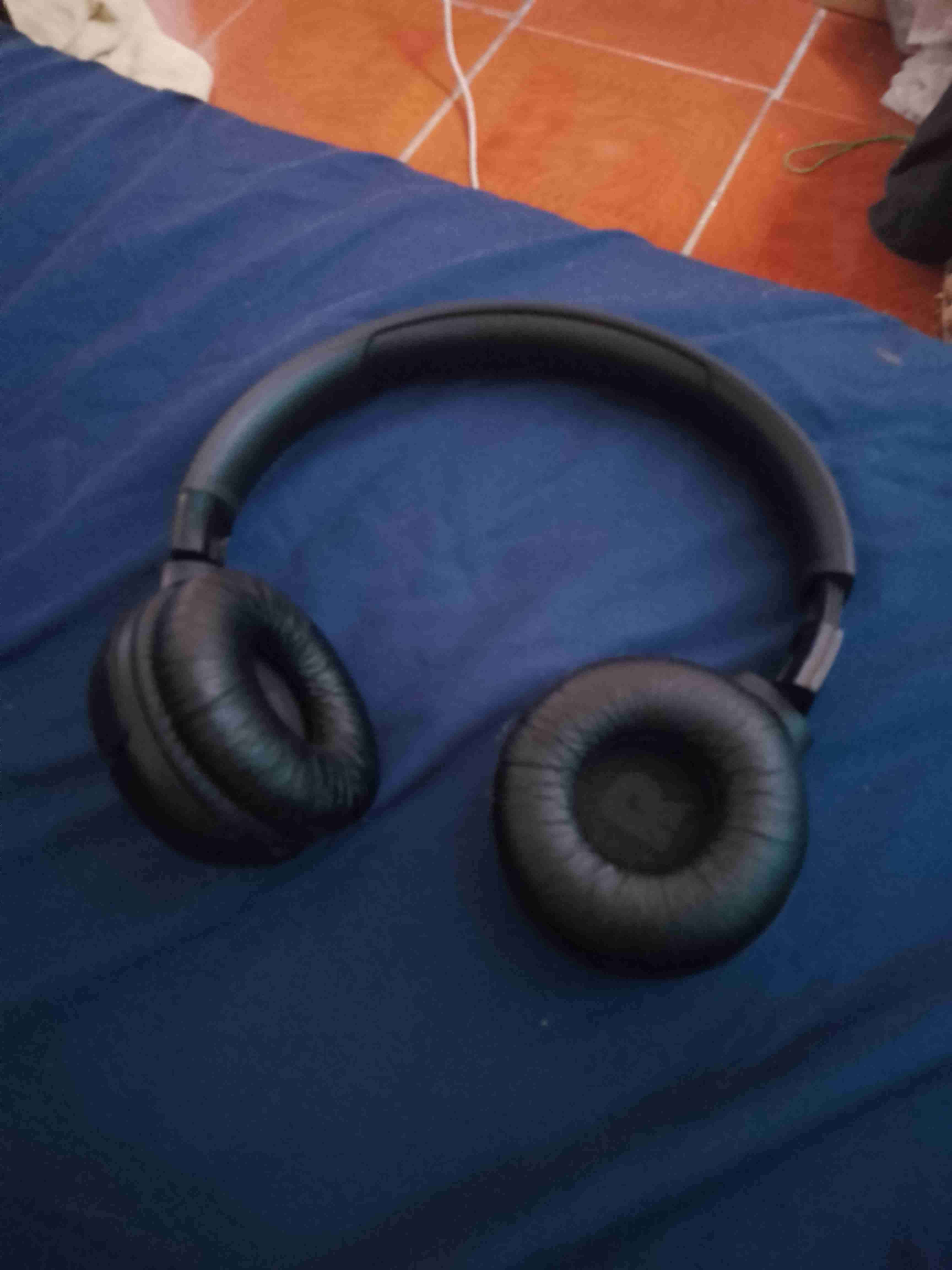 Audífonos JBL negros inalámbricos - miniatura 2