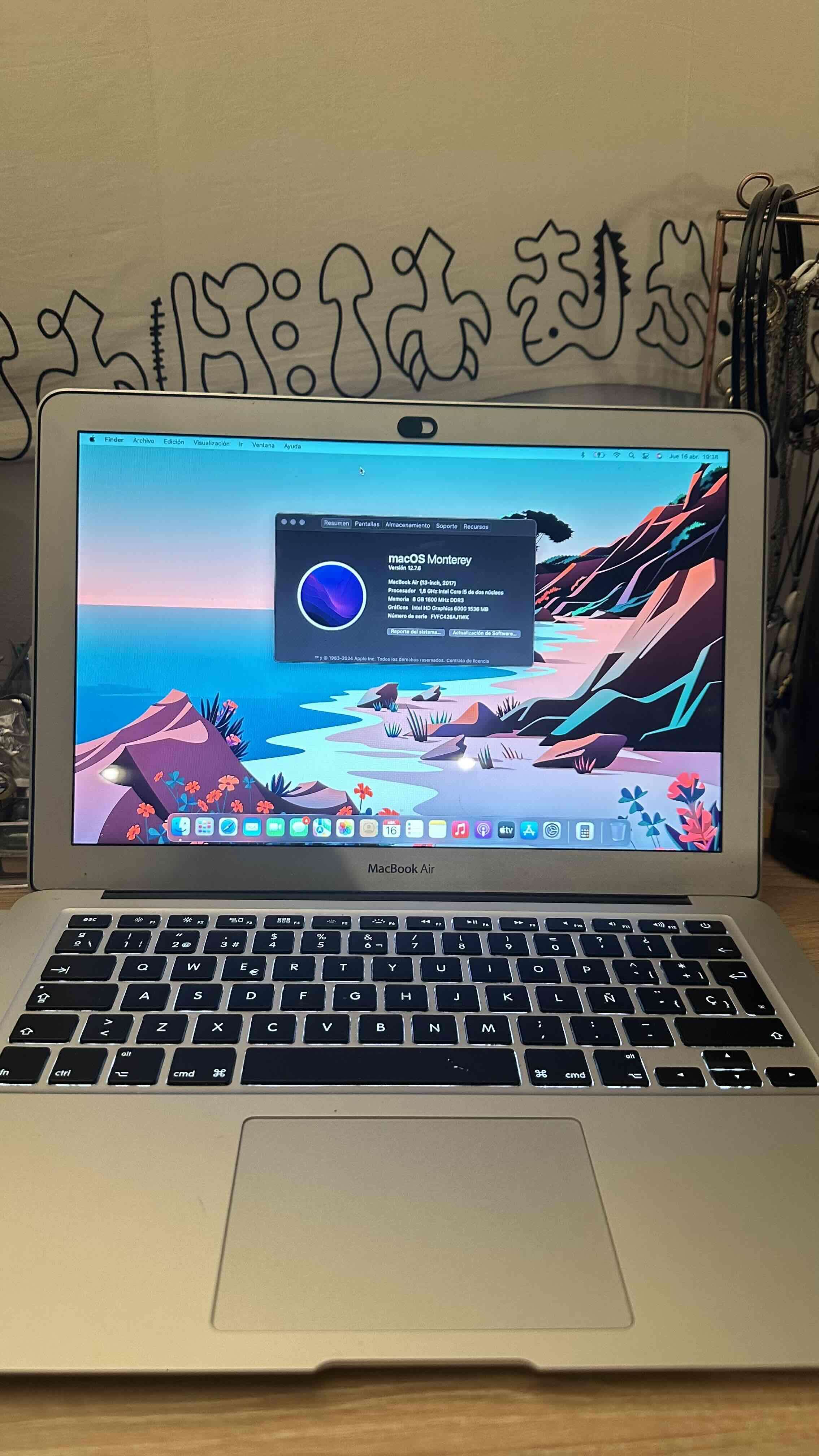 MacBook Air con macOS Monterey - miniatura 1