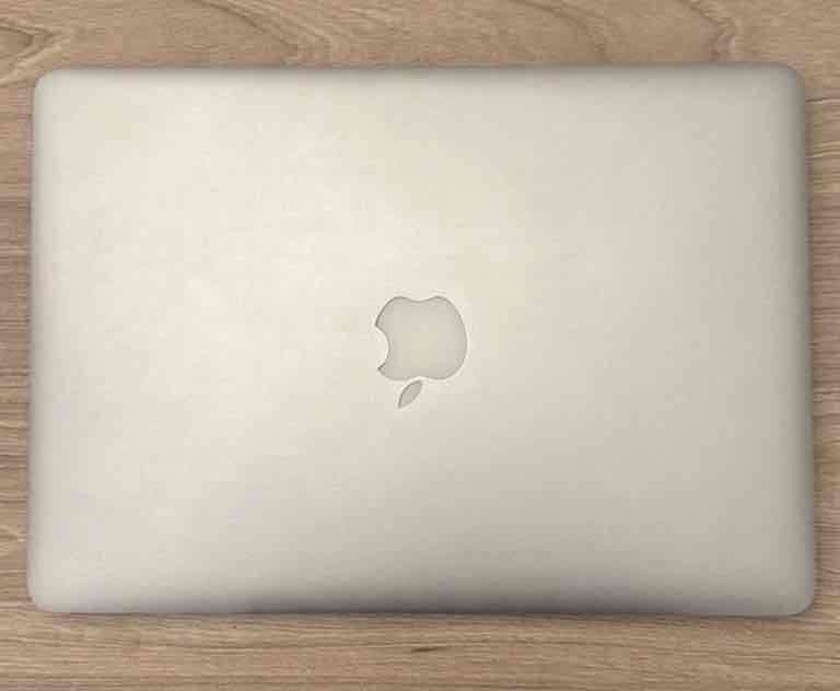 MacBook Air con macOS Monterey - miniatura 3