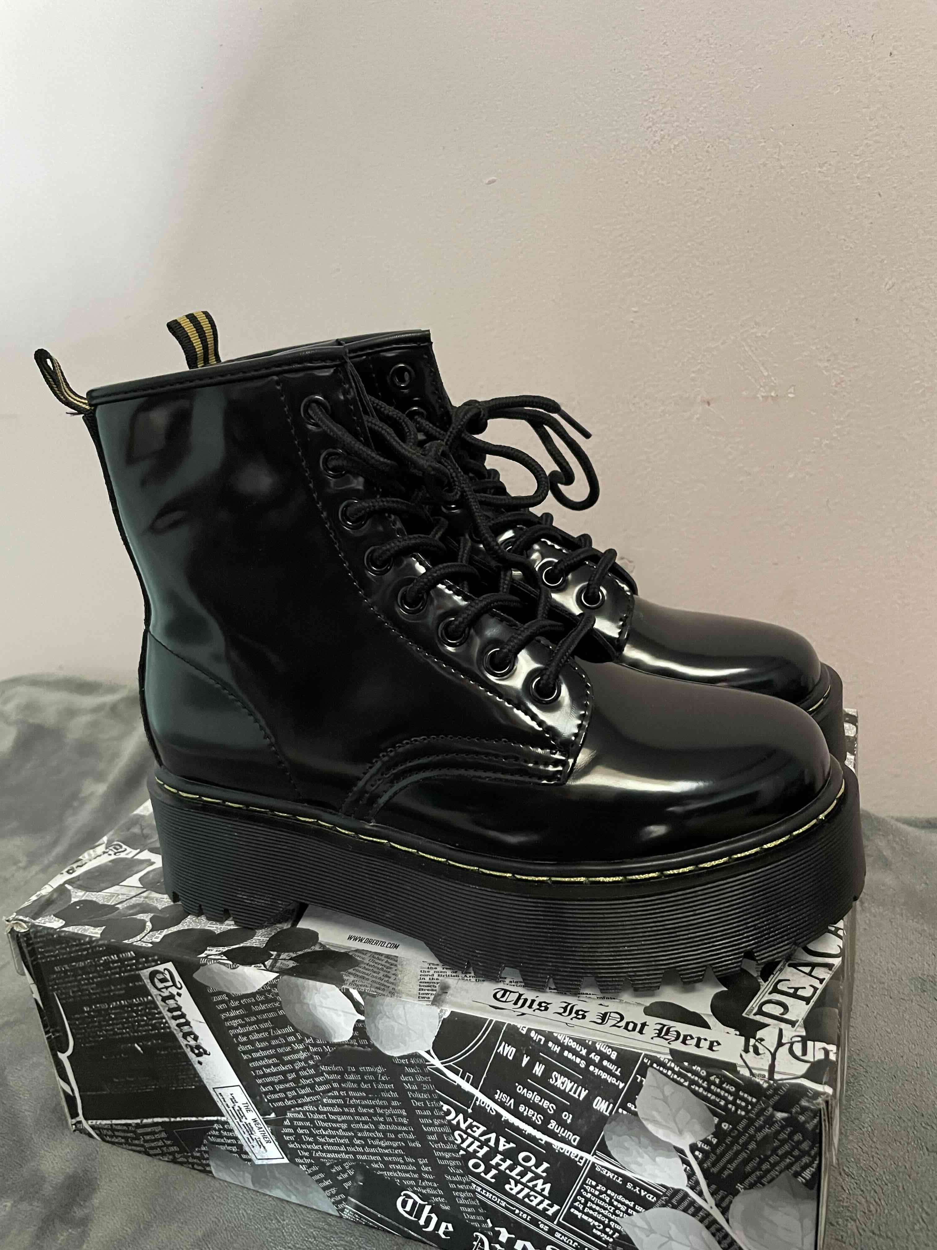 Botines negros de charol plataforma - miniatura 1