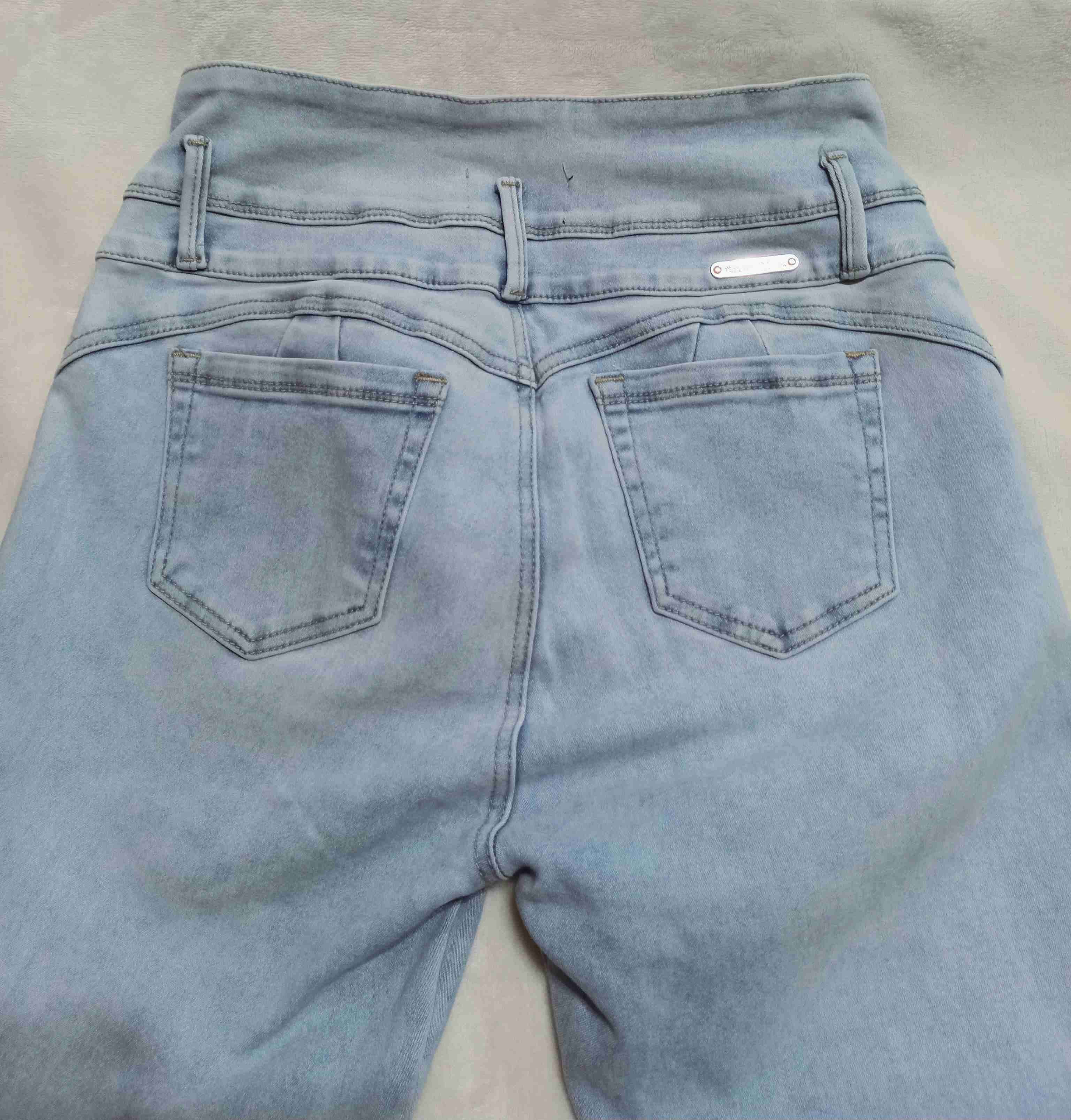 Jeans celestes rotos mujer - miniatura 2