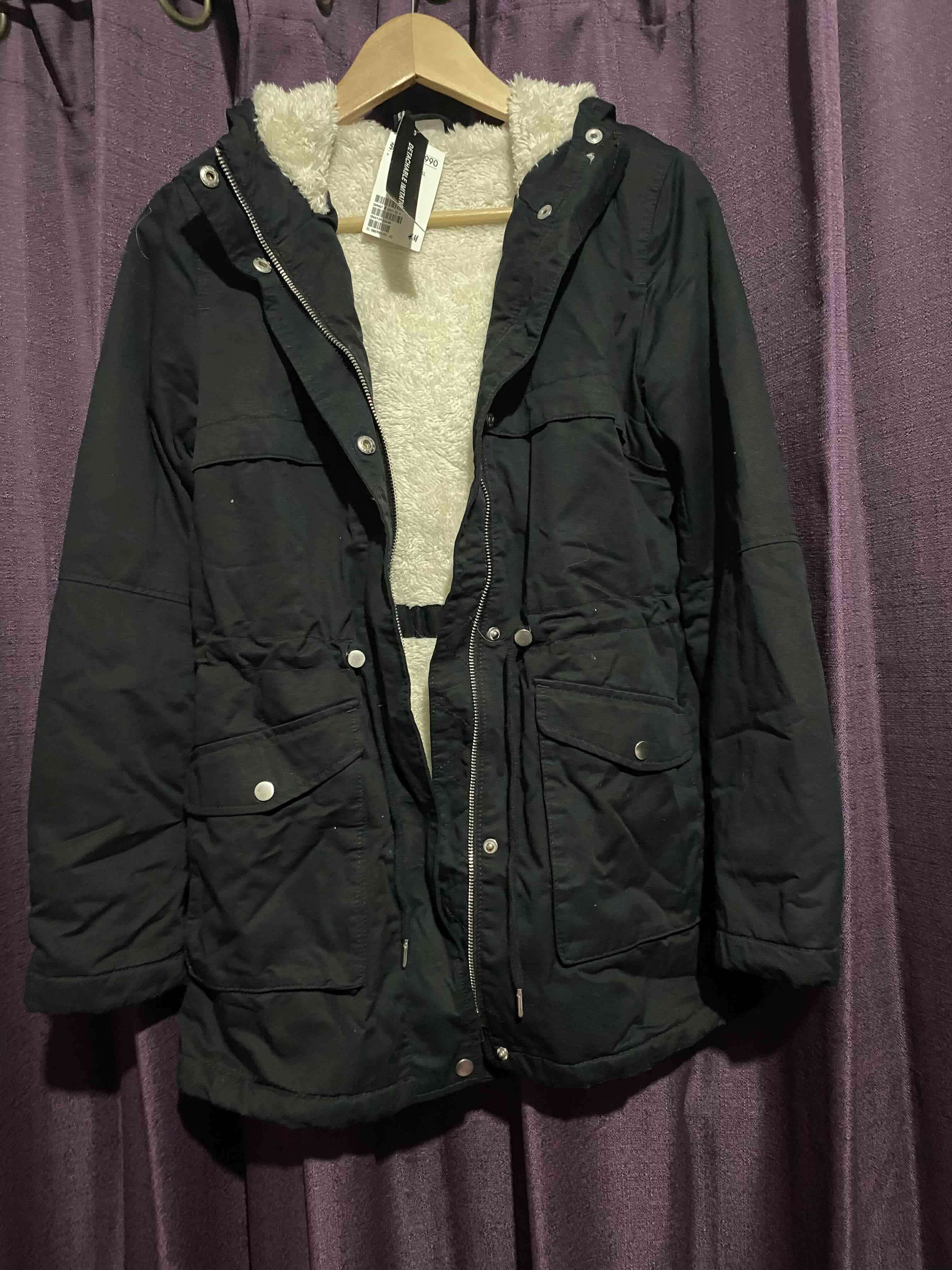 Chaqueta negra con chiporro H&M nueva - miniatura 1