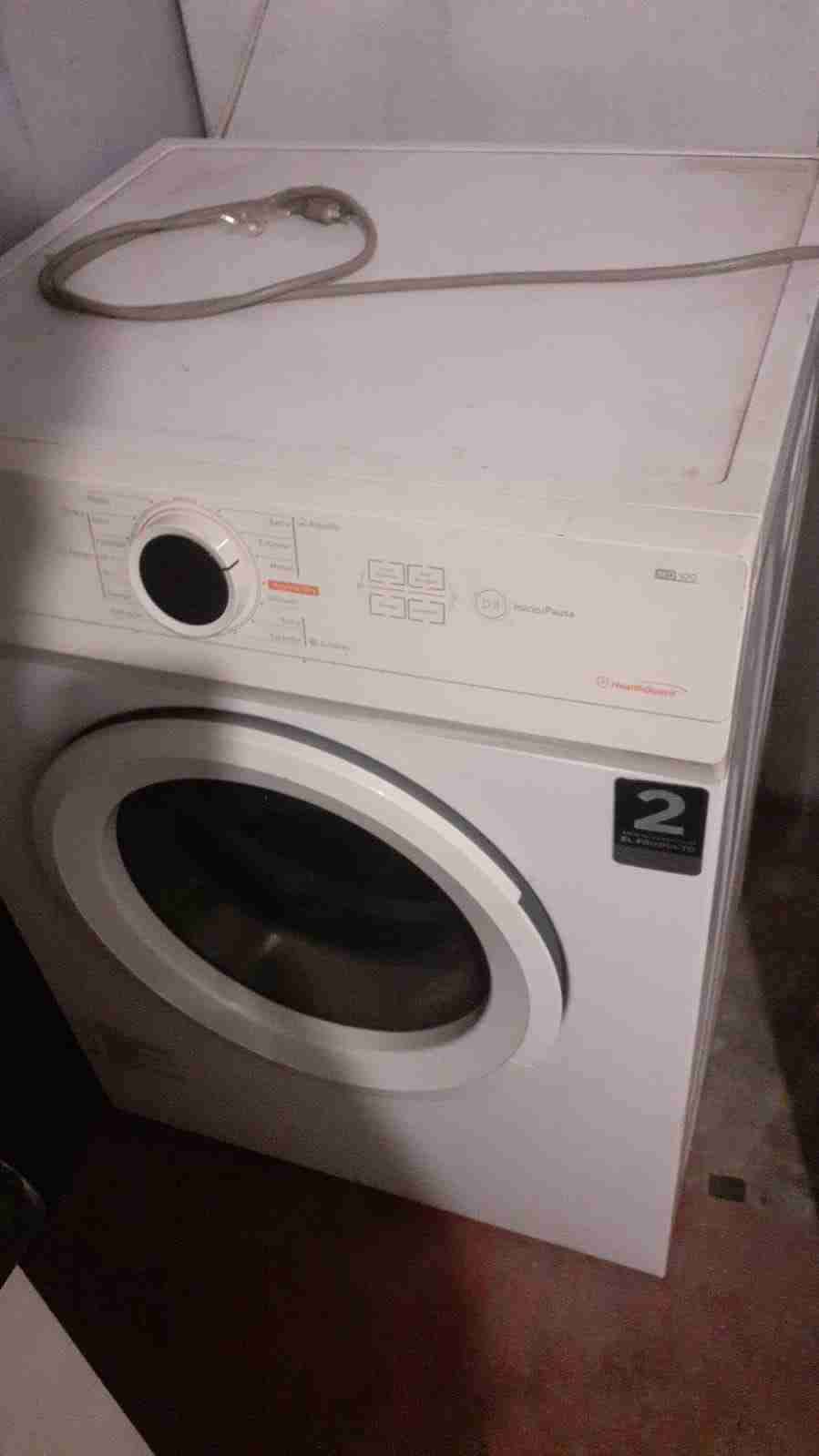 Secadora de ropa Heier blanca