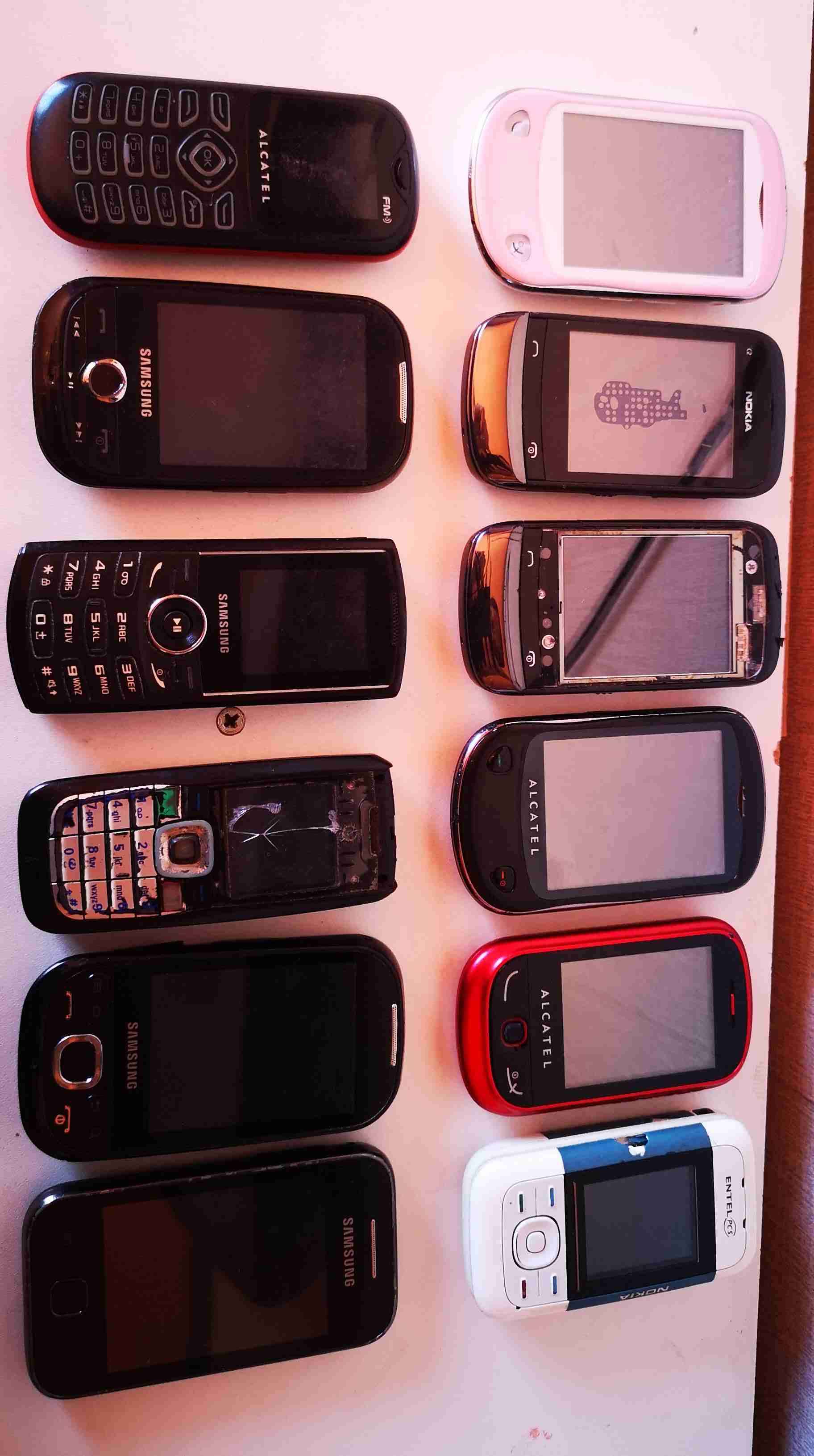 Lote de celulares antiguos - miniatura 1