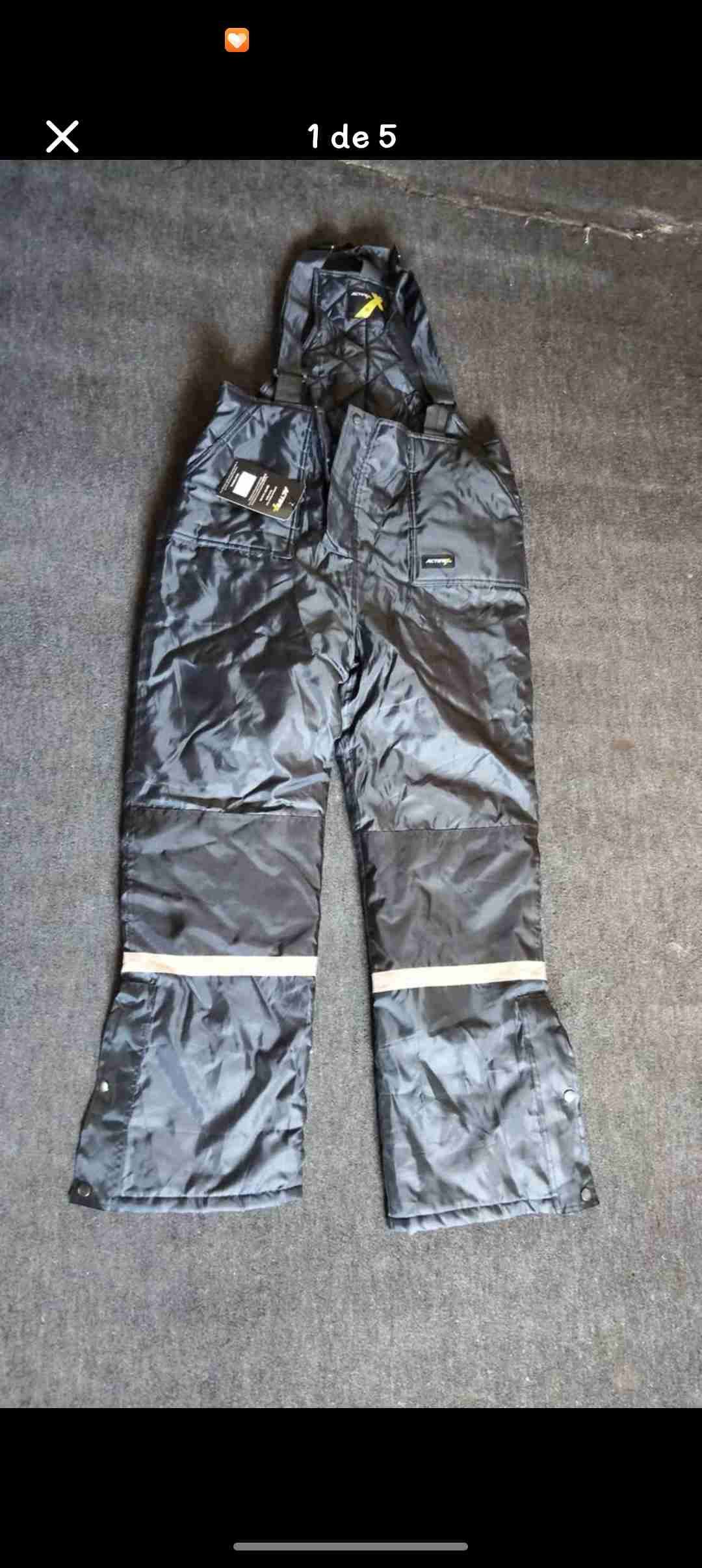 Pantalones impermeables negros