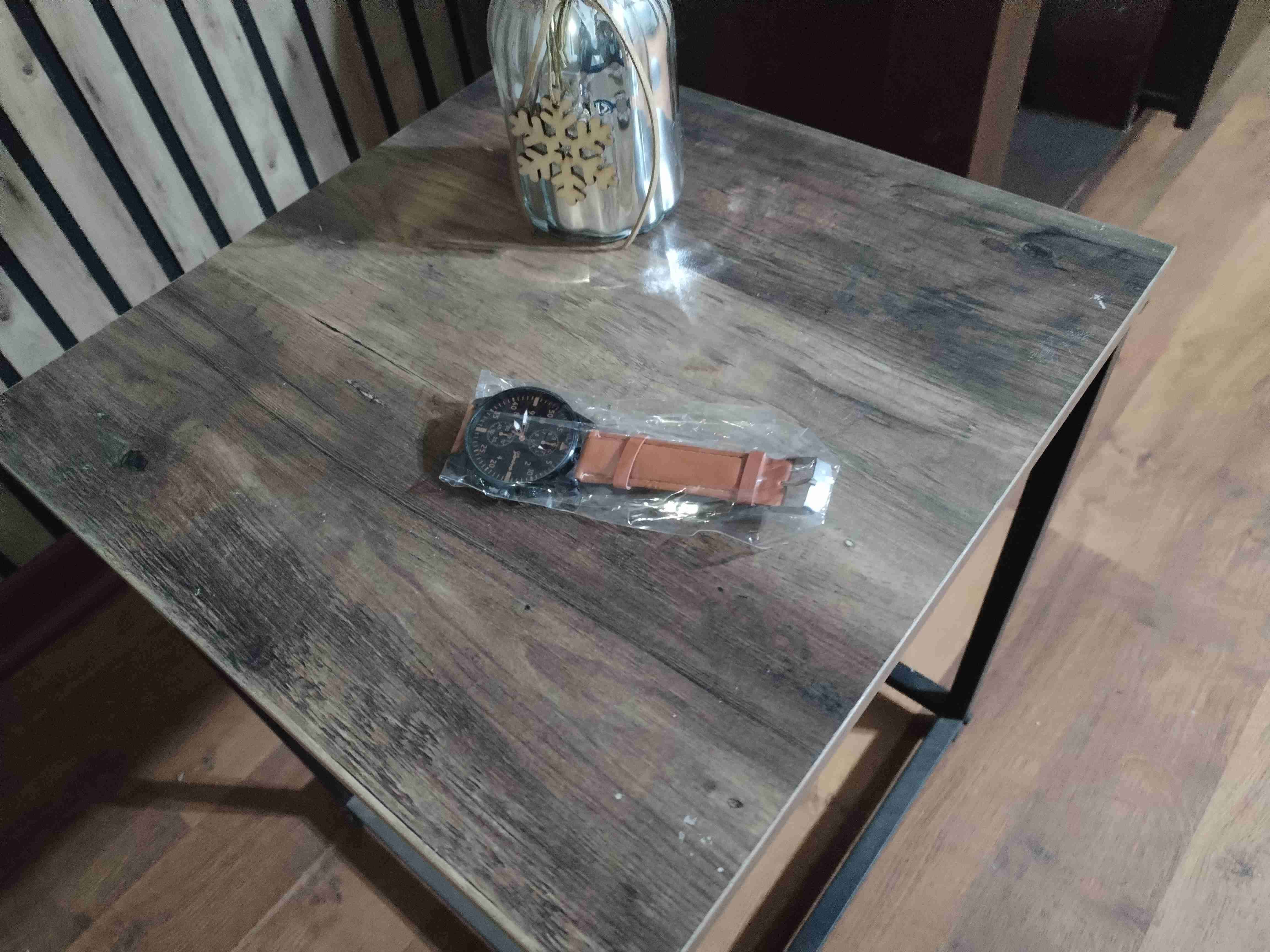 Reloj análogo con correa café - miniatura 2