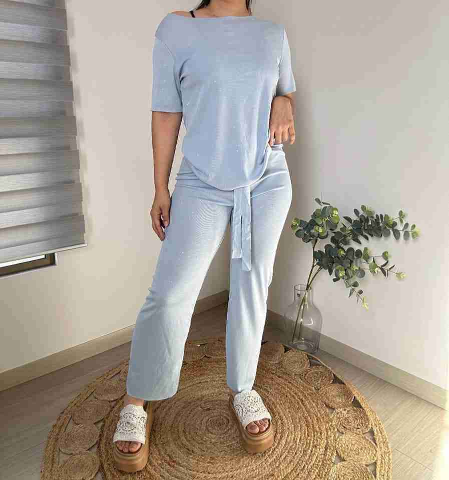 Conjunto blusa y pantalón - miniatura 1