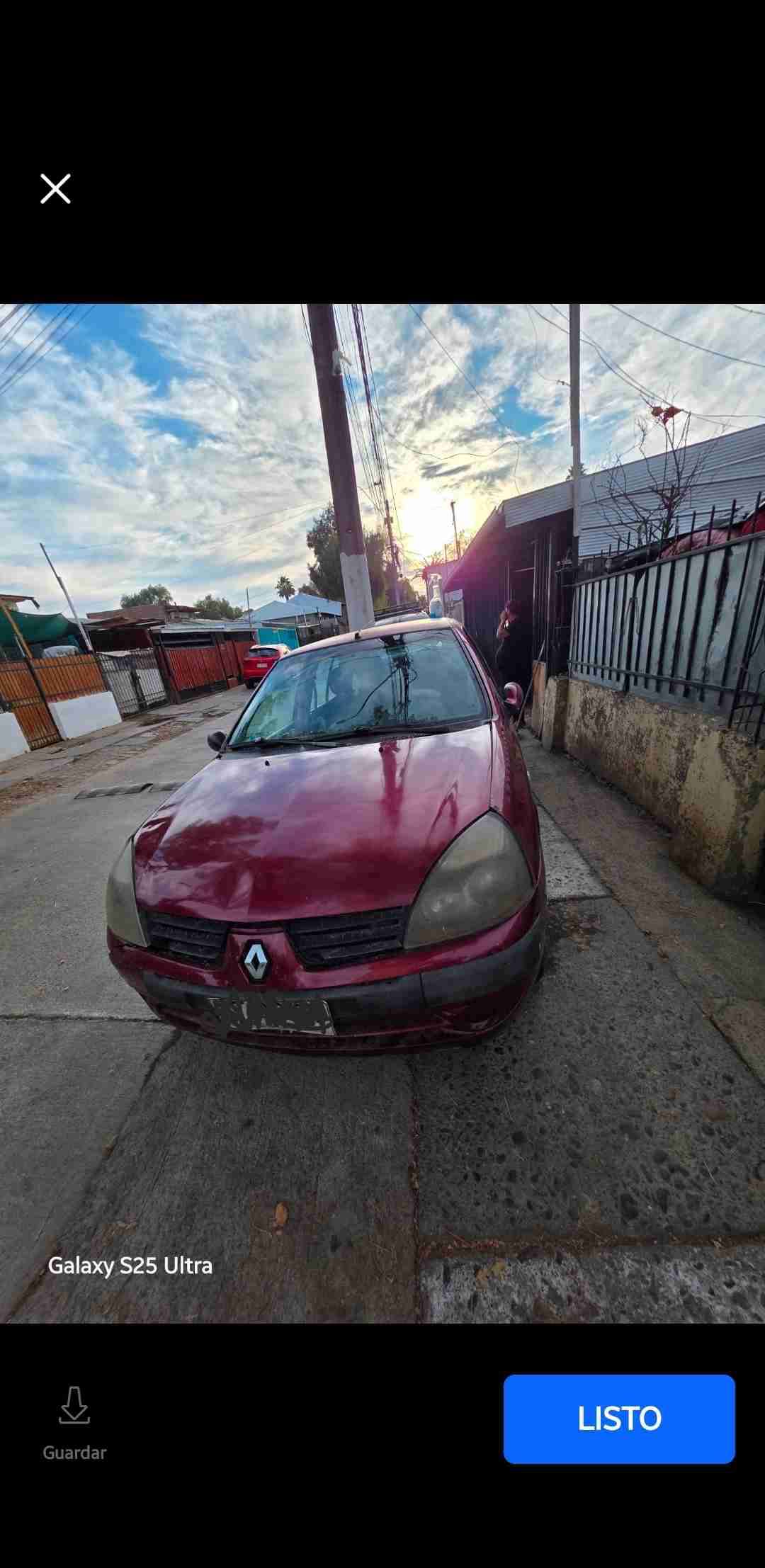 Auto Renault Clio rojo - miniatura 2