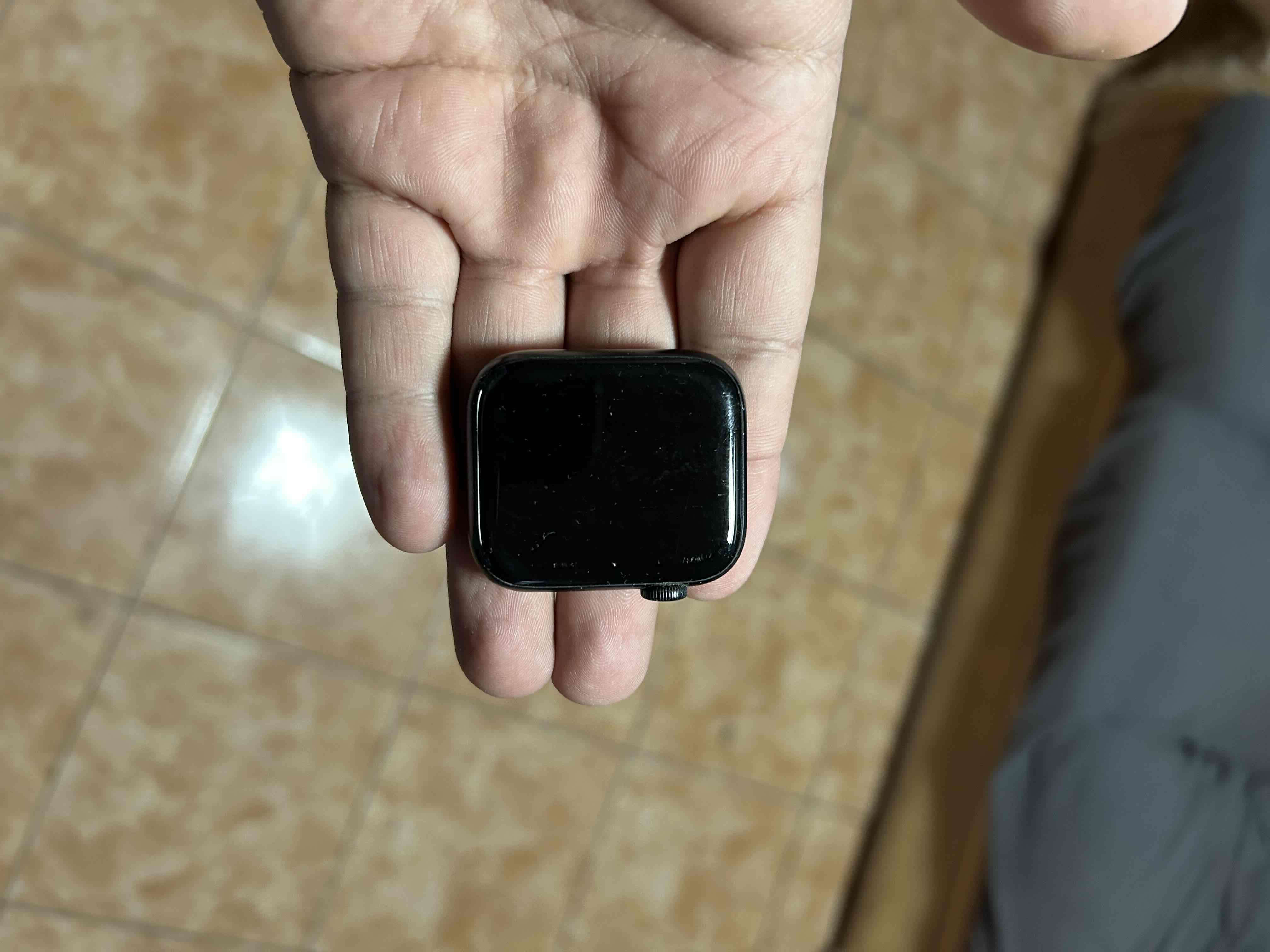 Apple Watch SE 2da Gen 44mm - miniatura 4