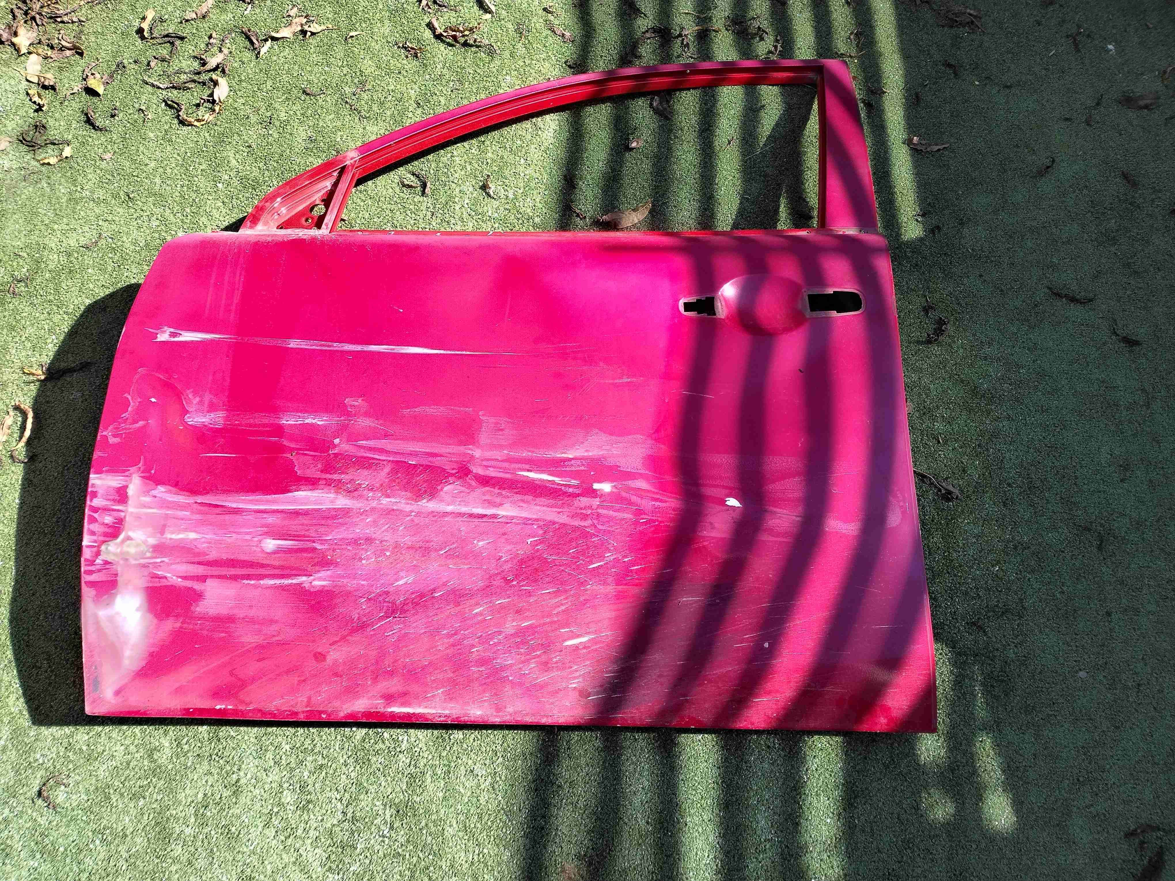 Puerta de camioneta L200 2012, abollada. - miniatura 5