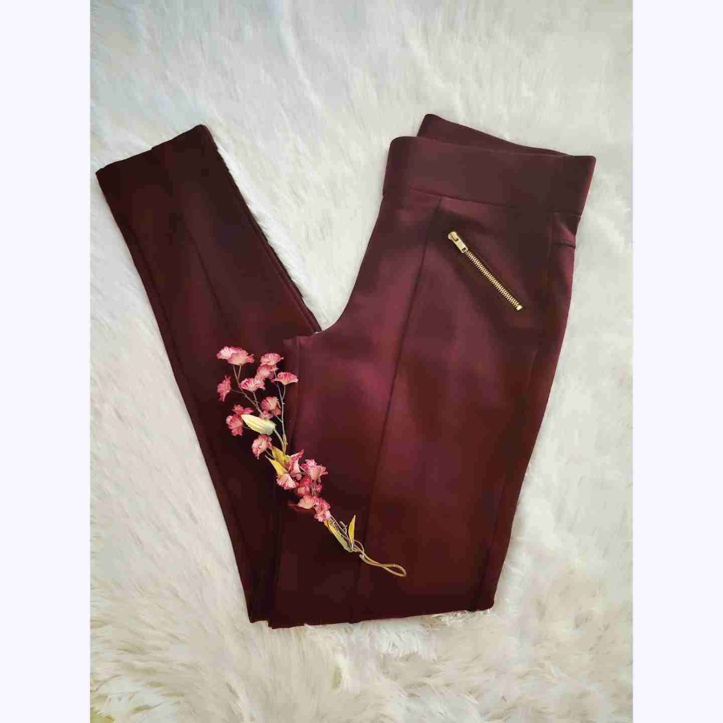 Pantalón burdeos elegante Marquís