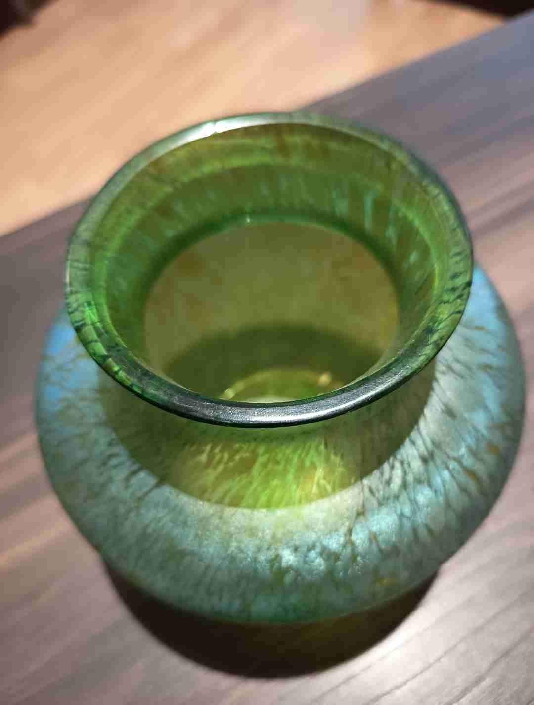 Jarrón de vidrio esmerilado verde - miniatura 2