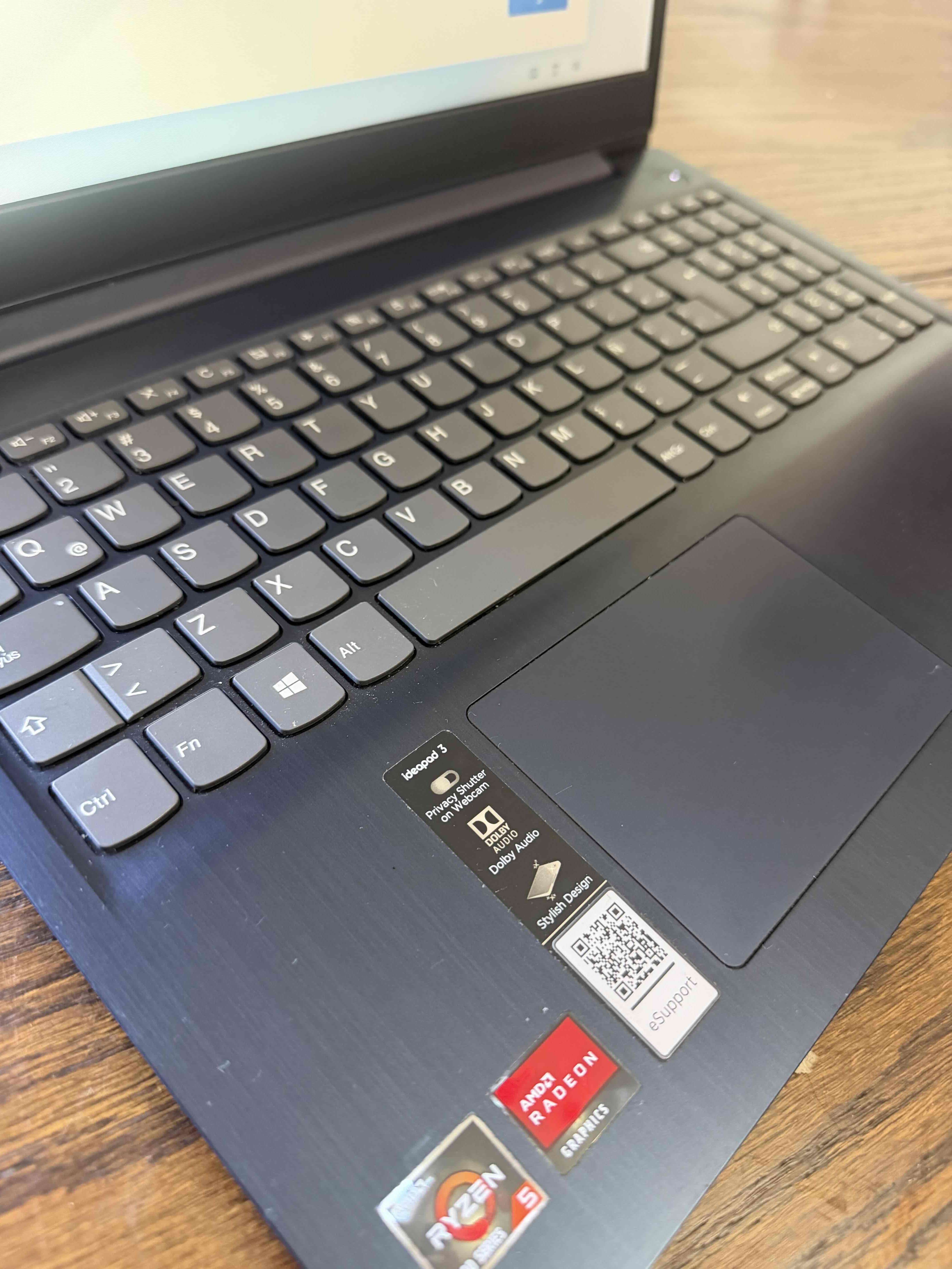 Laptop Lenovo IdeaPad 3 - miniatura 2