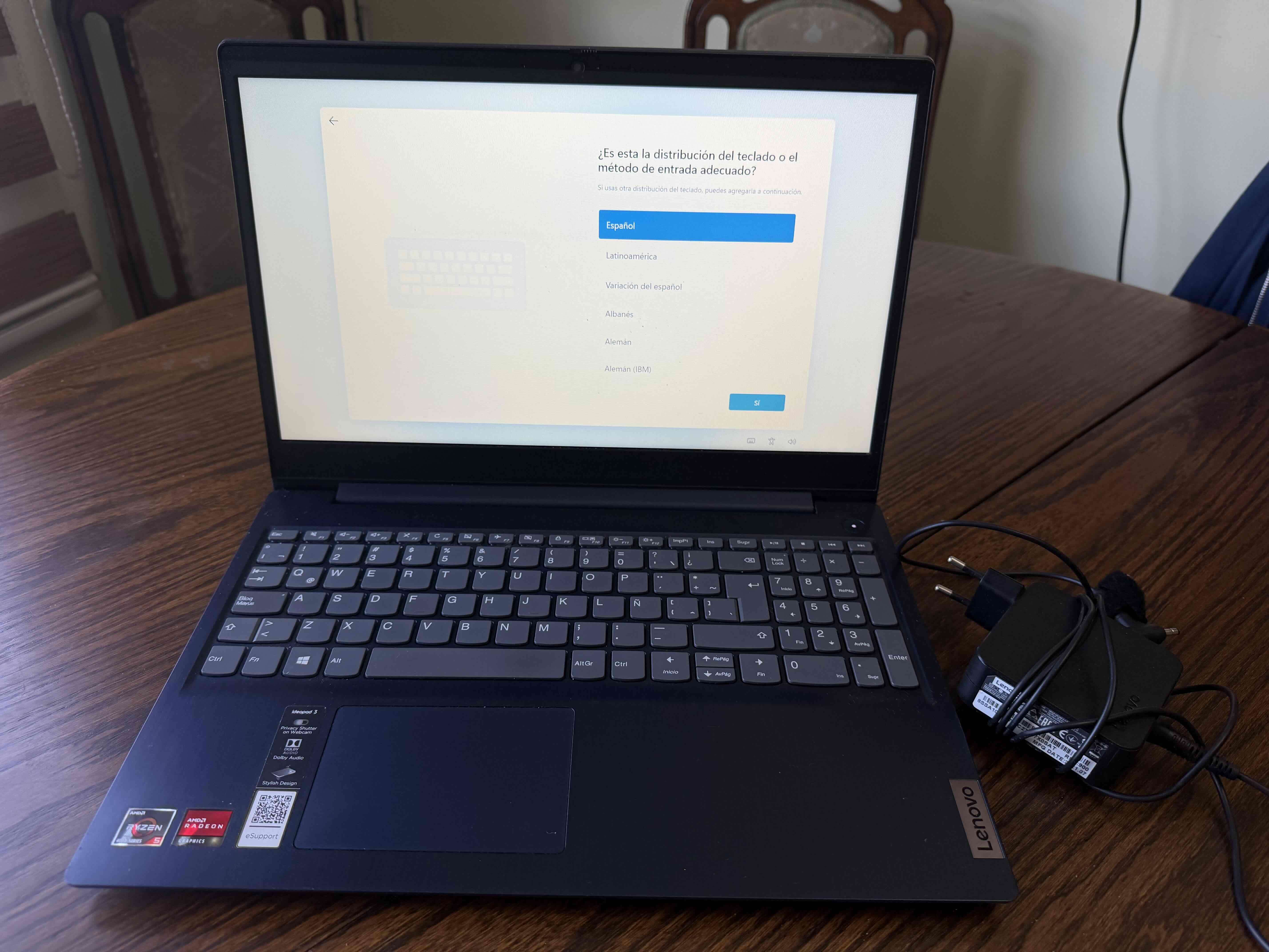 Laptop Lenovo IdeaPad 3 - miniatura 3