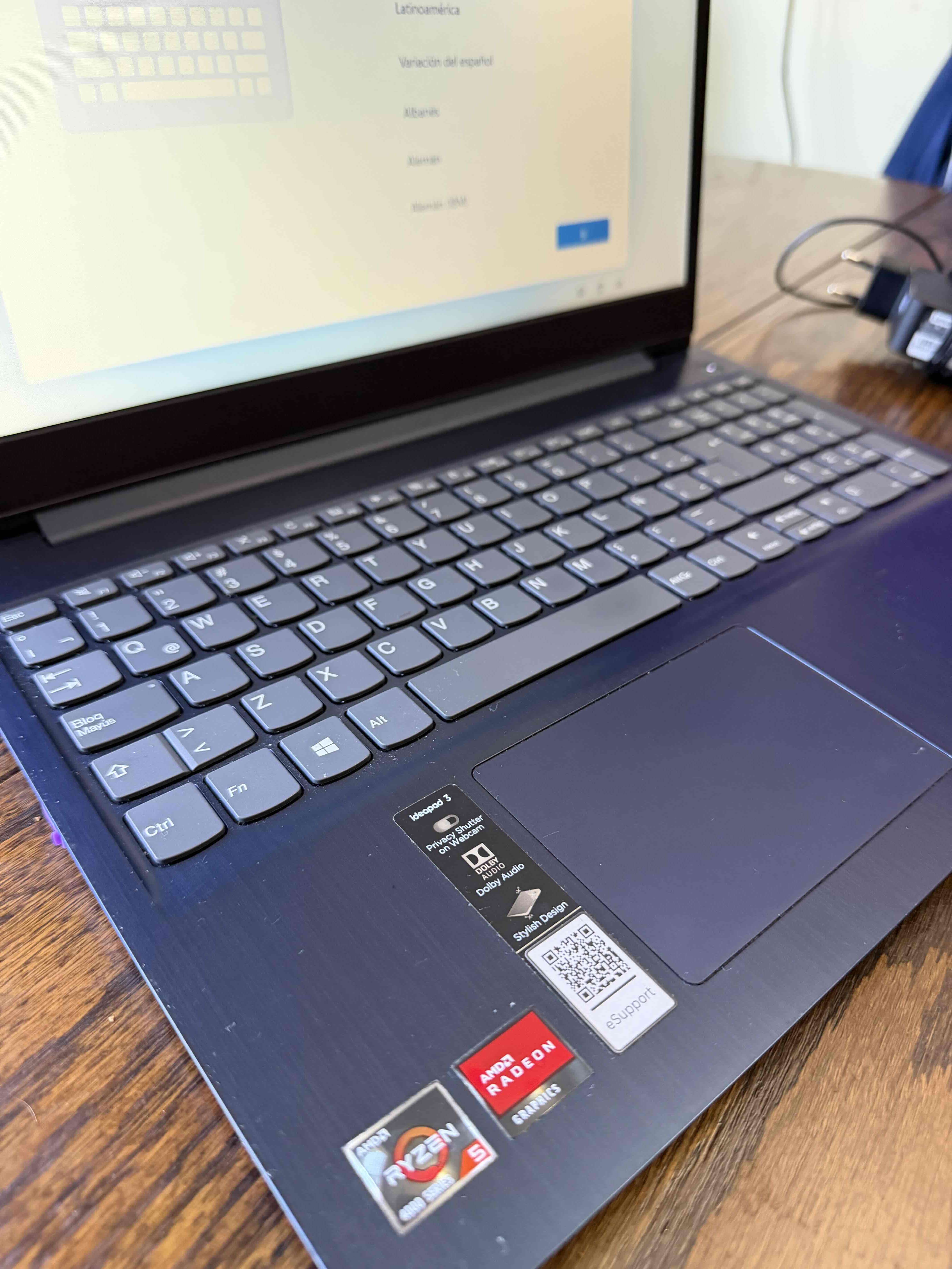 Laptop Lenovo IdeaPad 3 - miniatura 6