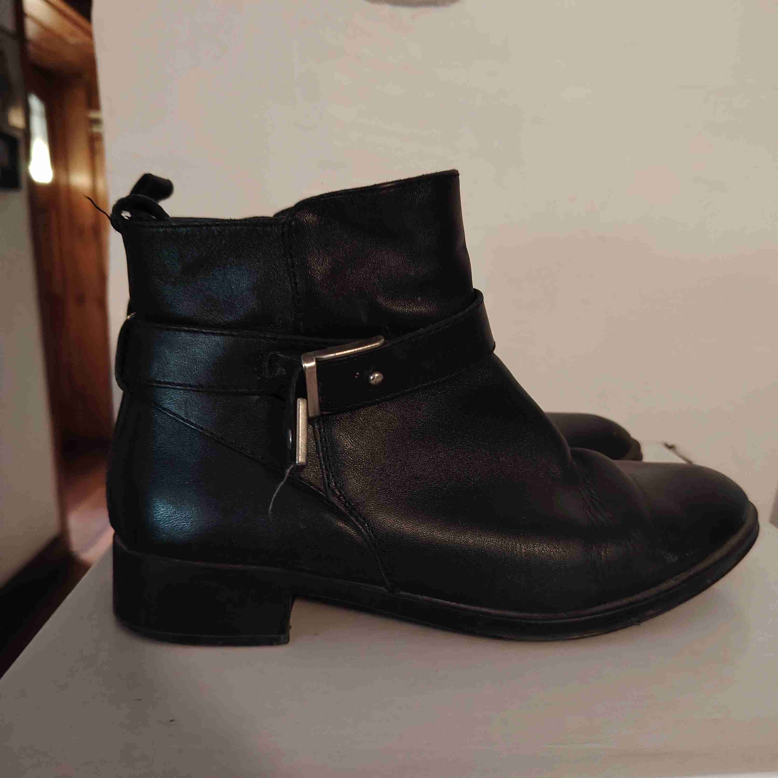 Botín negro de cuero - miniatura 2