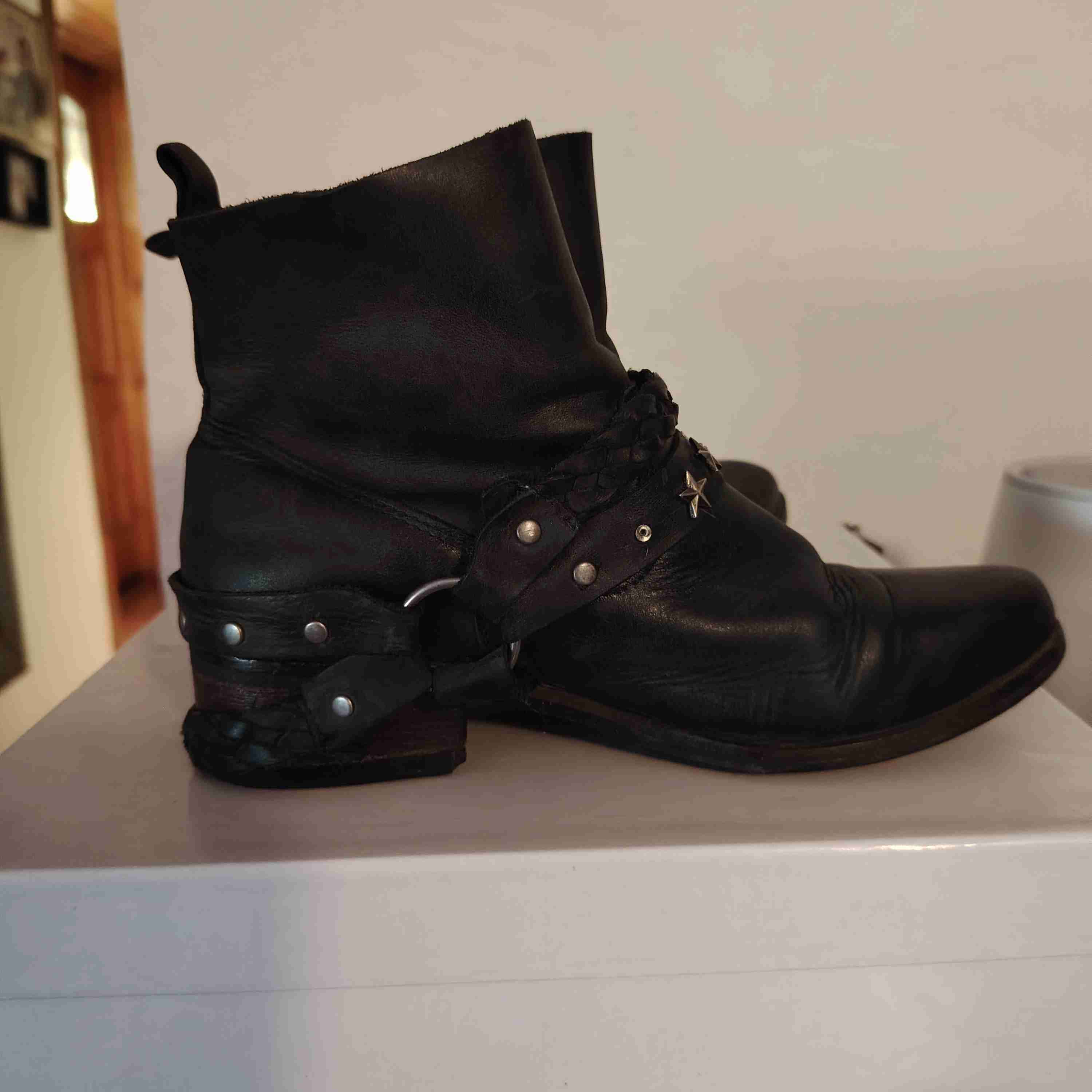 Botín negro de cuero - miniatura 4