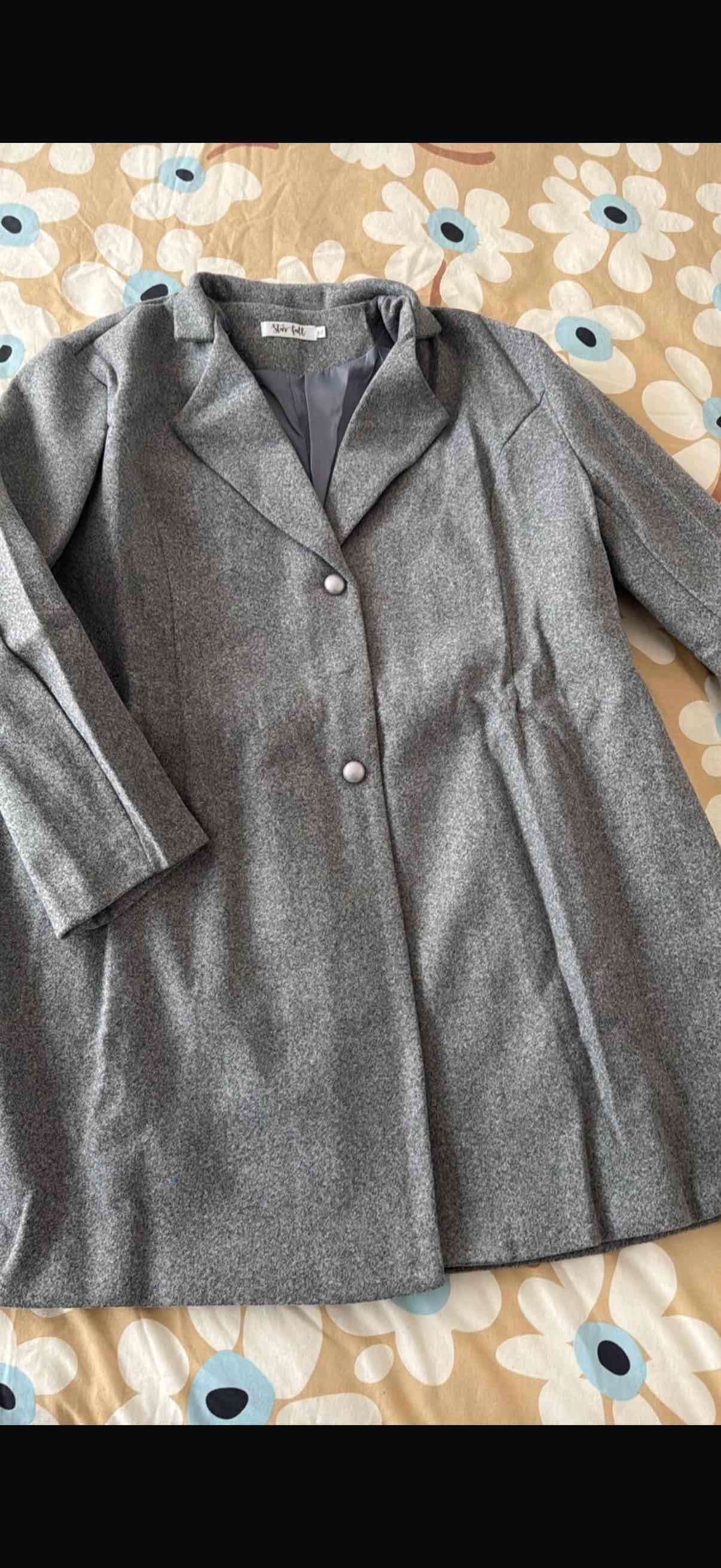 Abrigo gris elegante