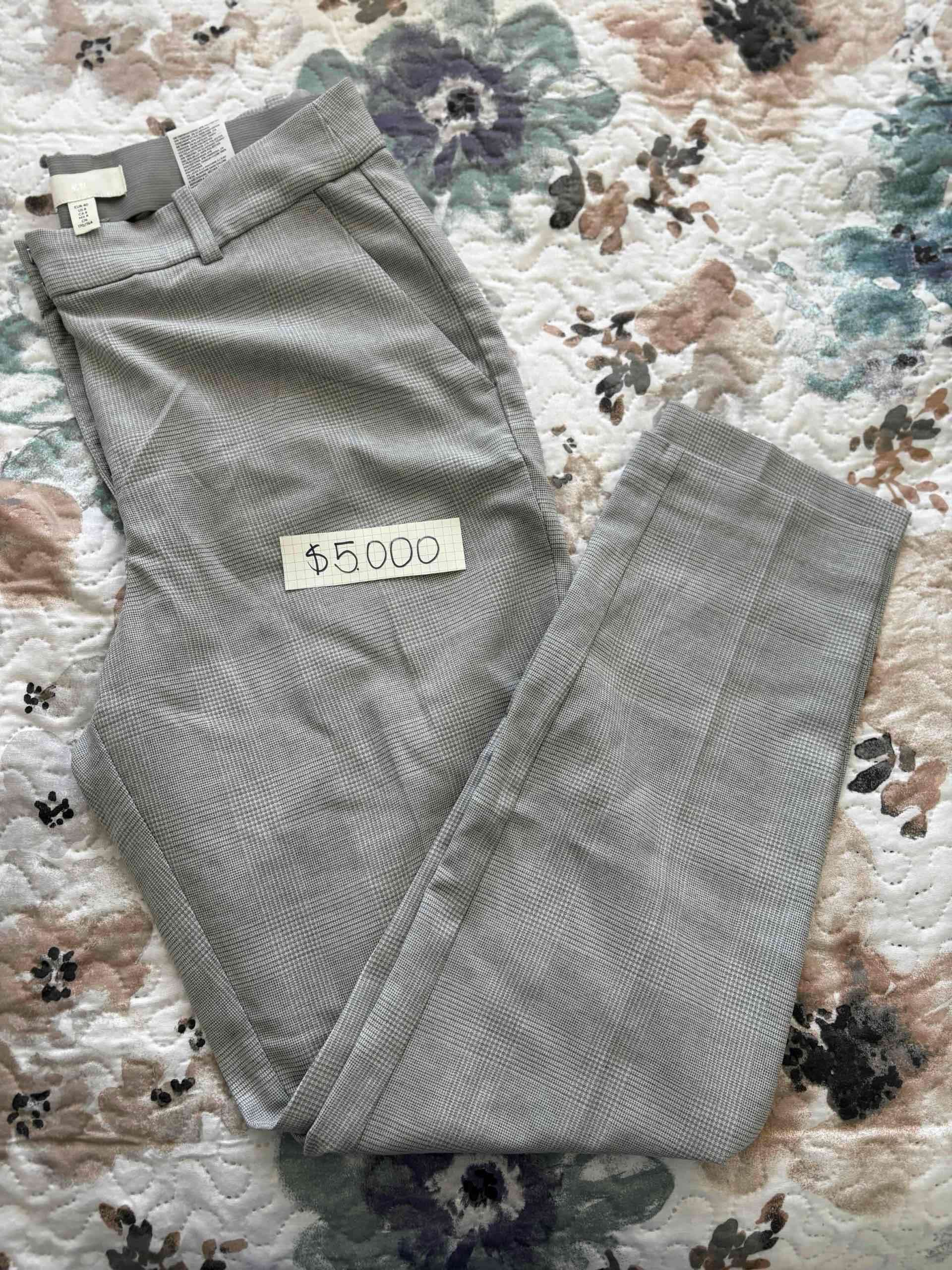 Pantalones grises de cuadros