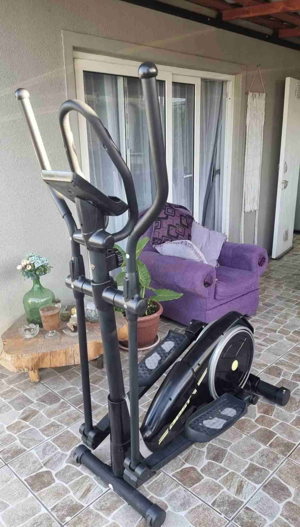 Elíptica de ejercicio negra - miniatura 1