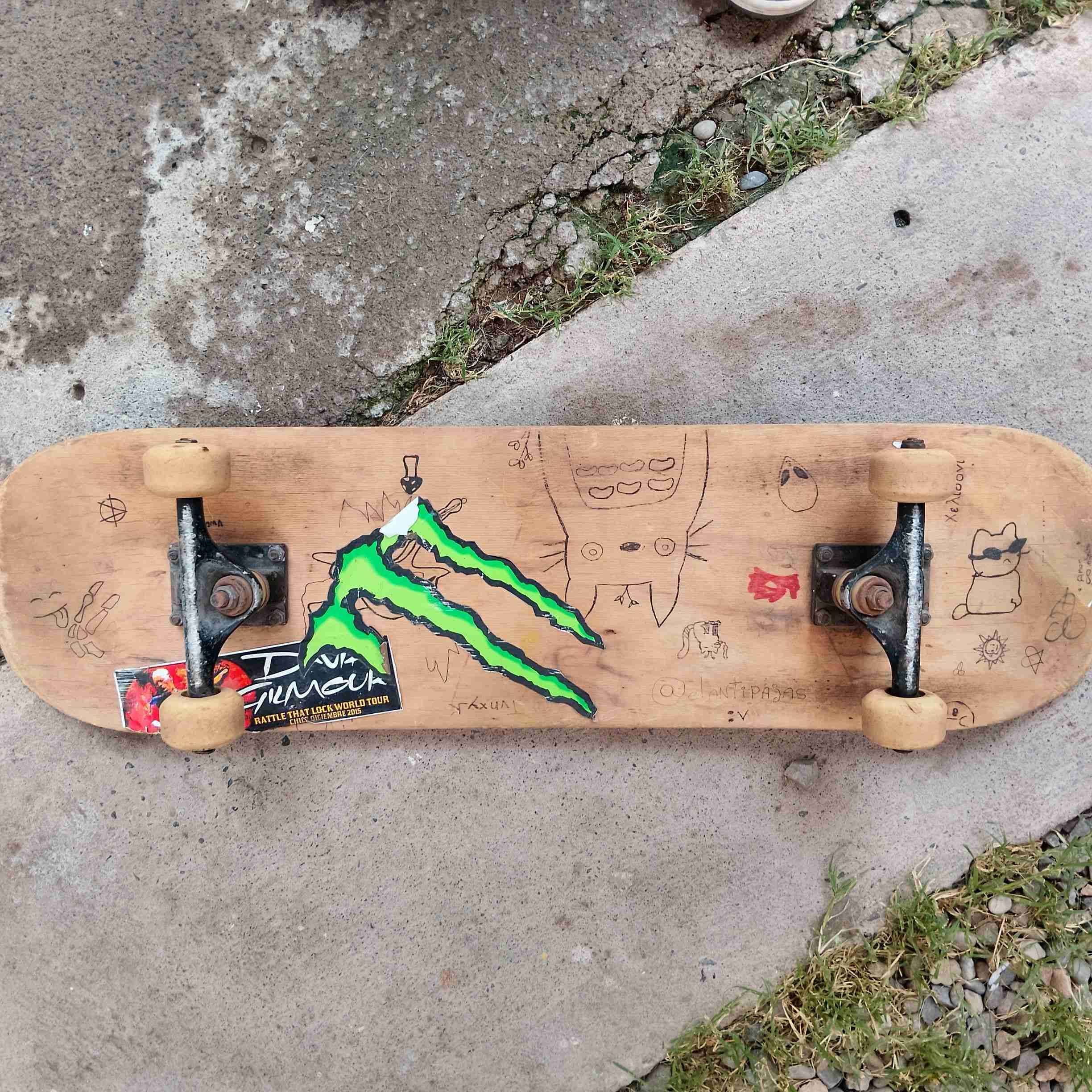 Tabla de skateboard usada - miniatura 2