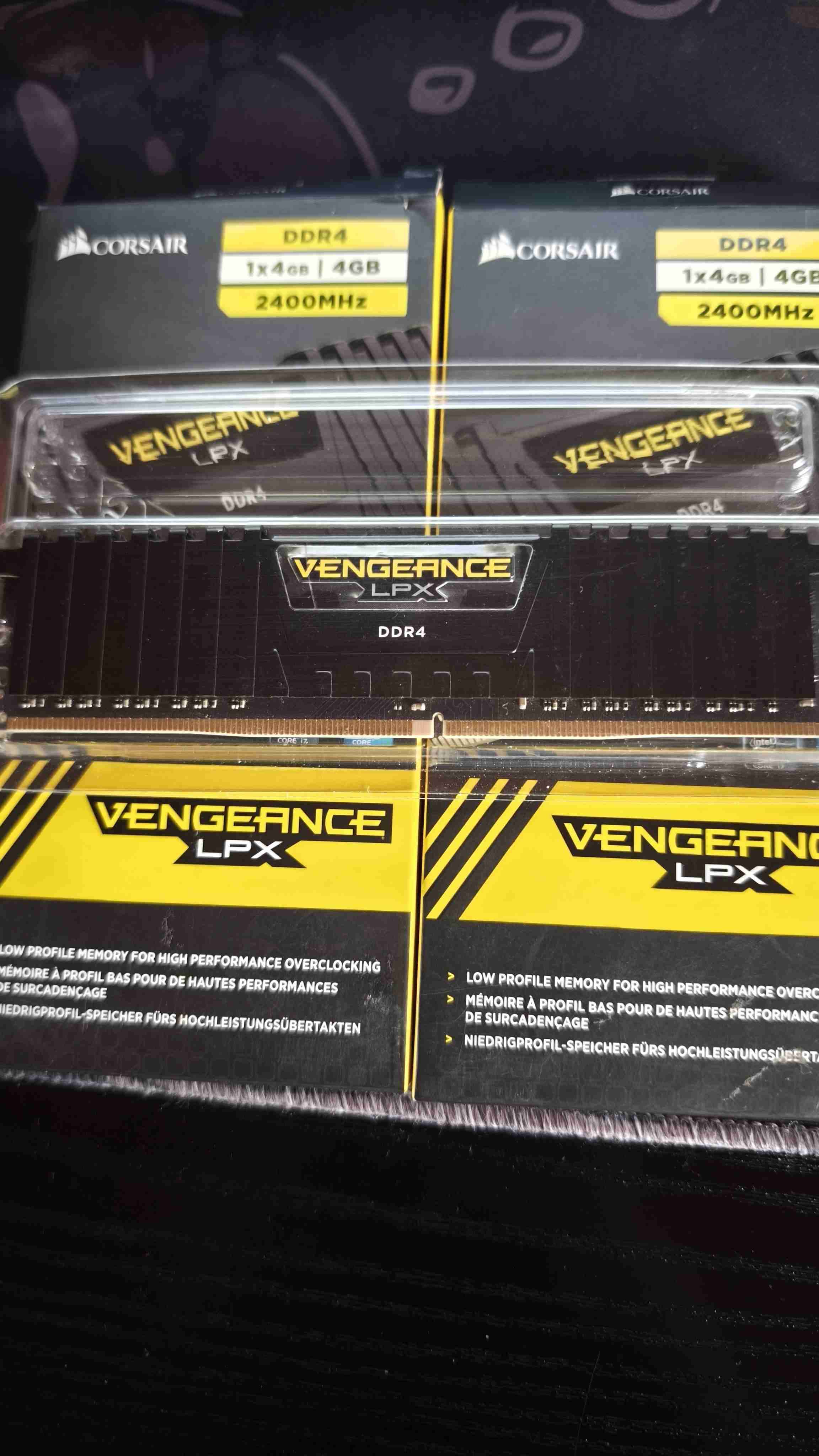 Dos Memorias RAM Corsair Vengeance 4GB - miniatura 1