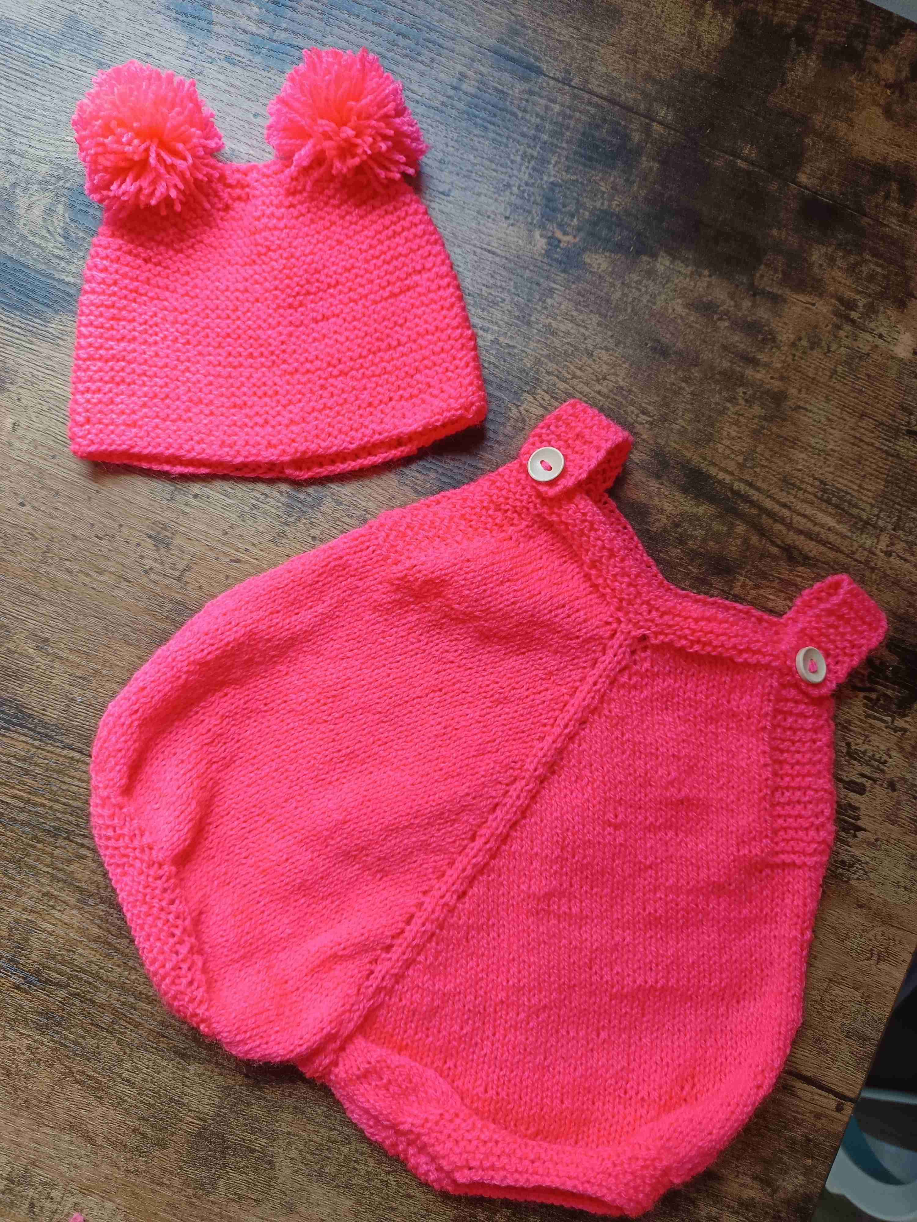 Conjunto tejido bebé rosado 0-3 meses