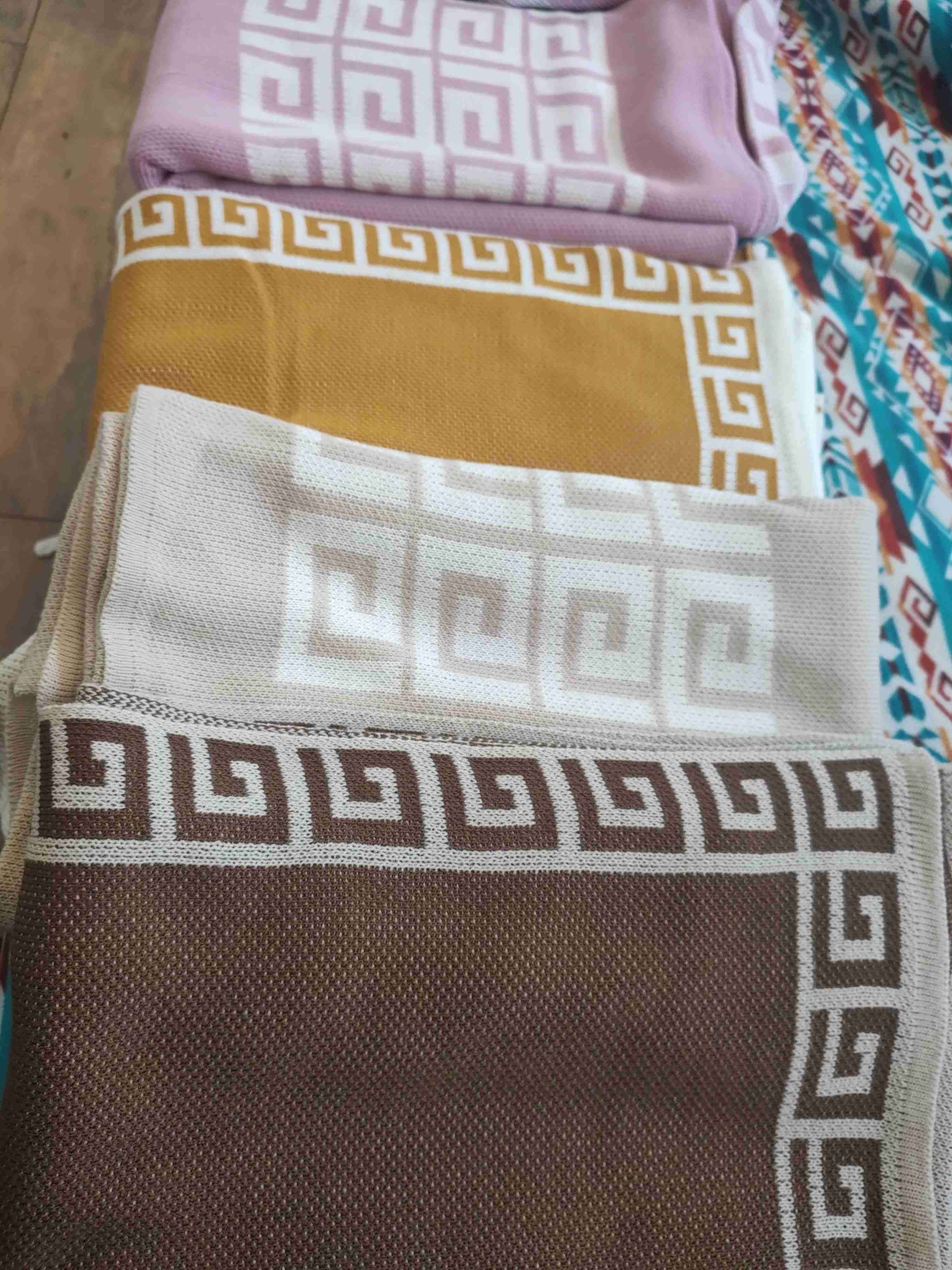 Poncho rosado con capucha - miniatura 3