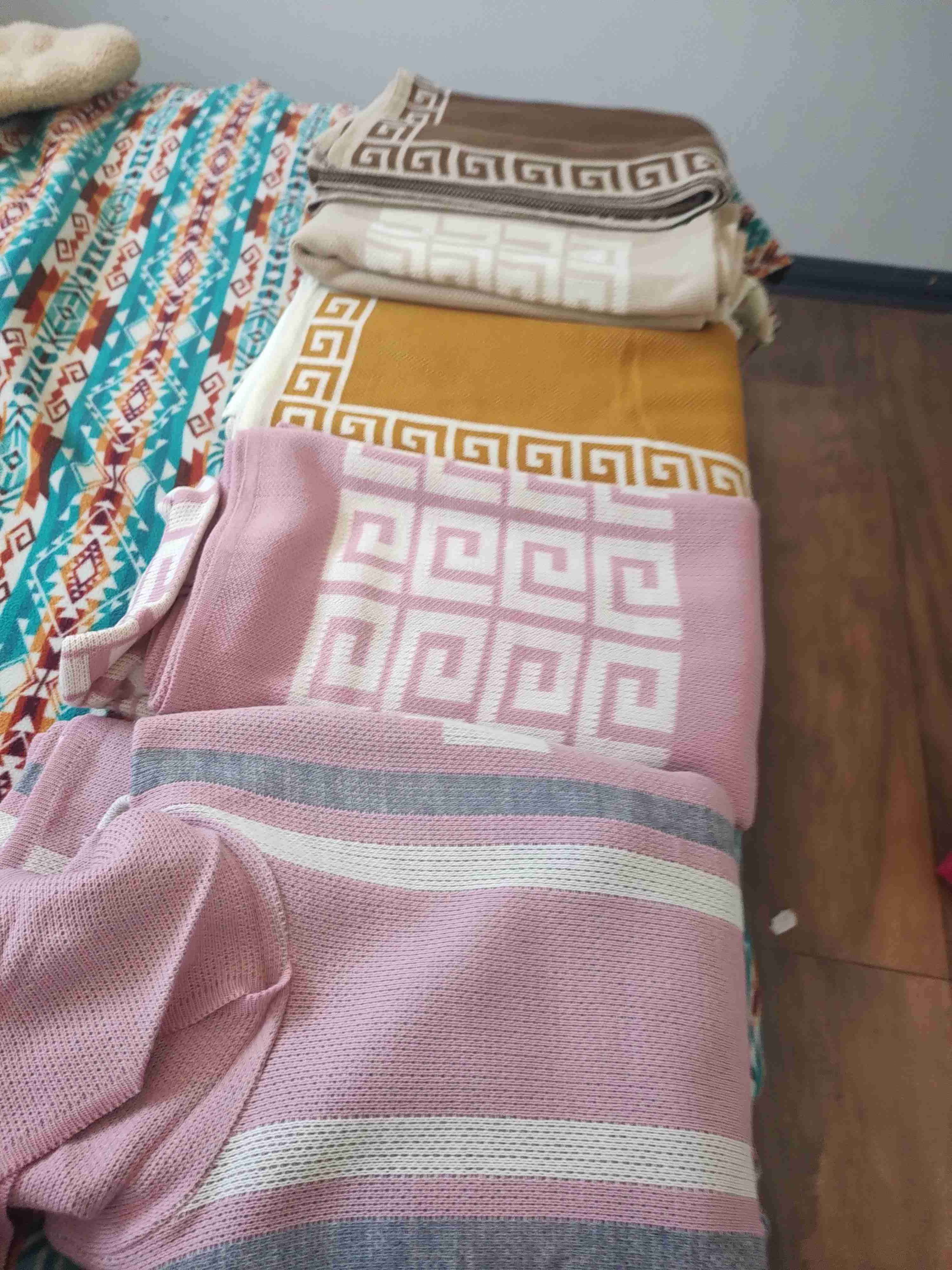 Poncho rosado con capucha - miniatura 4