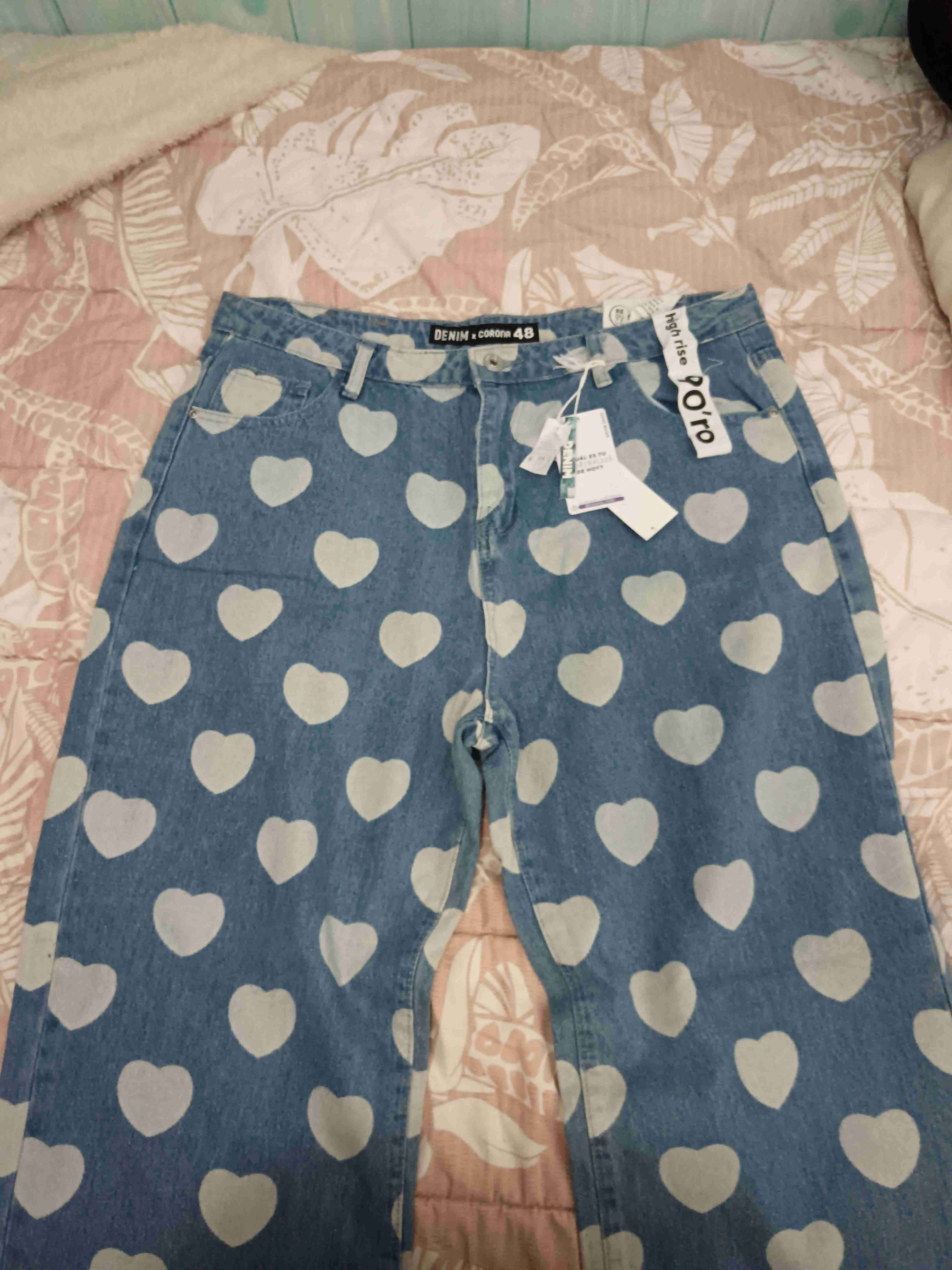 Jeans denim con corazones - miniatura 1