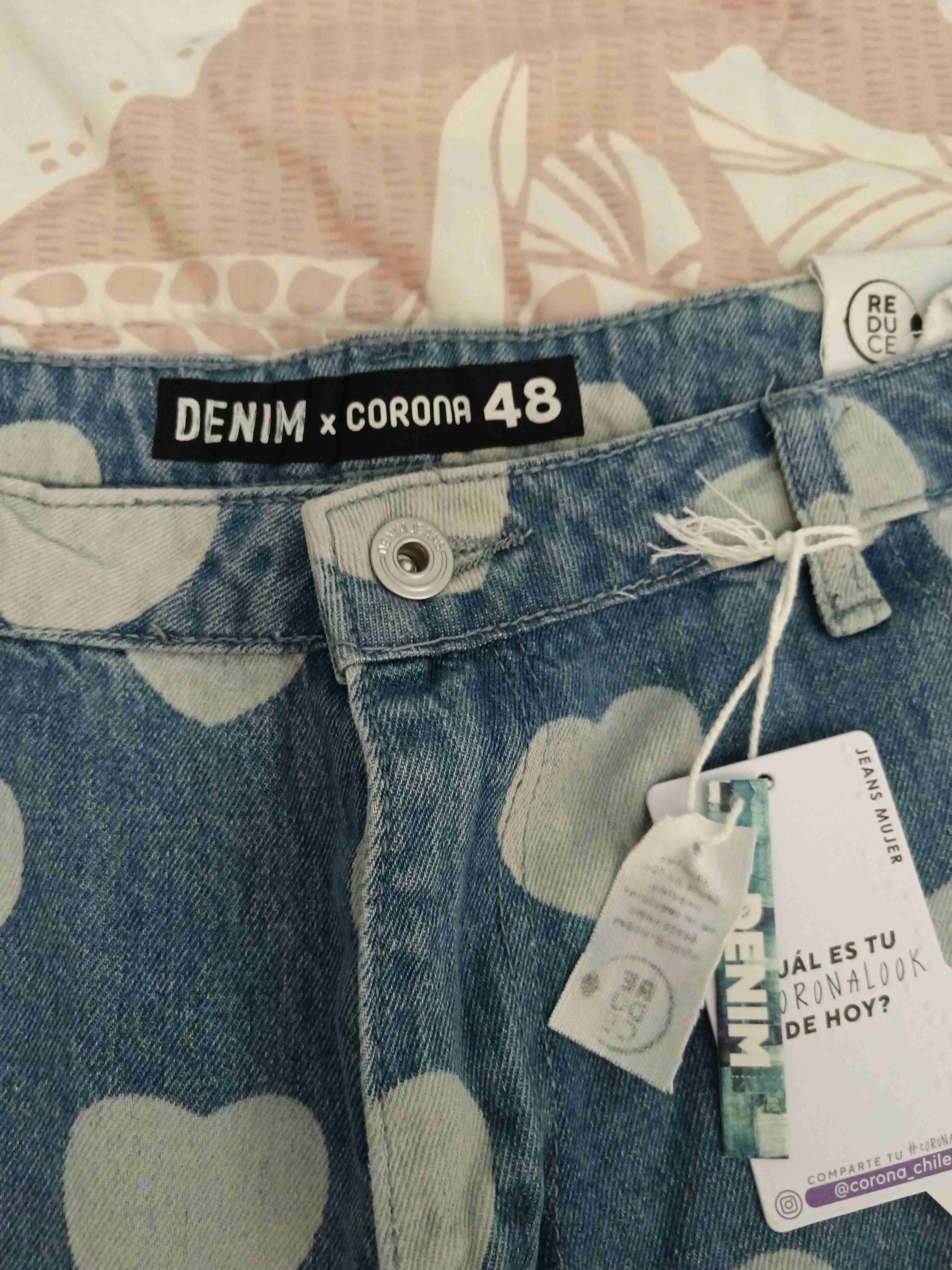 Jeans denim con corazones - miniatura 2