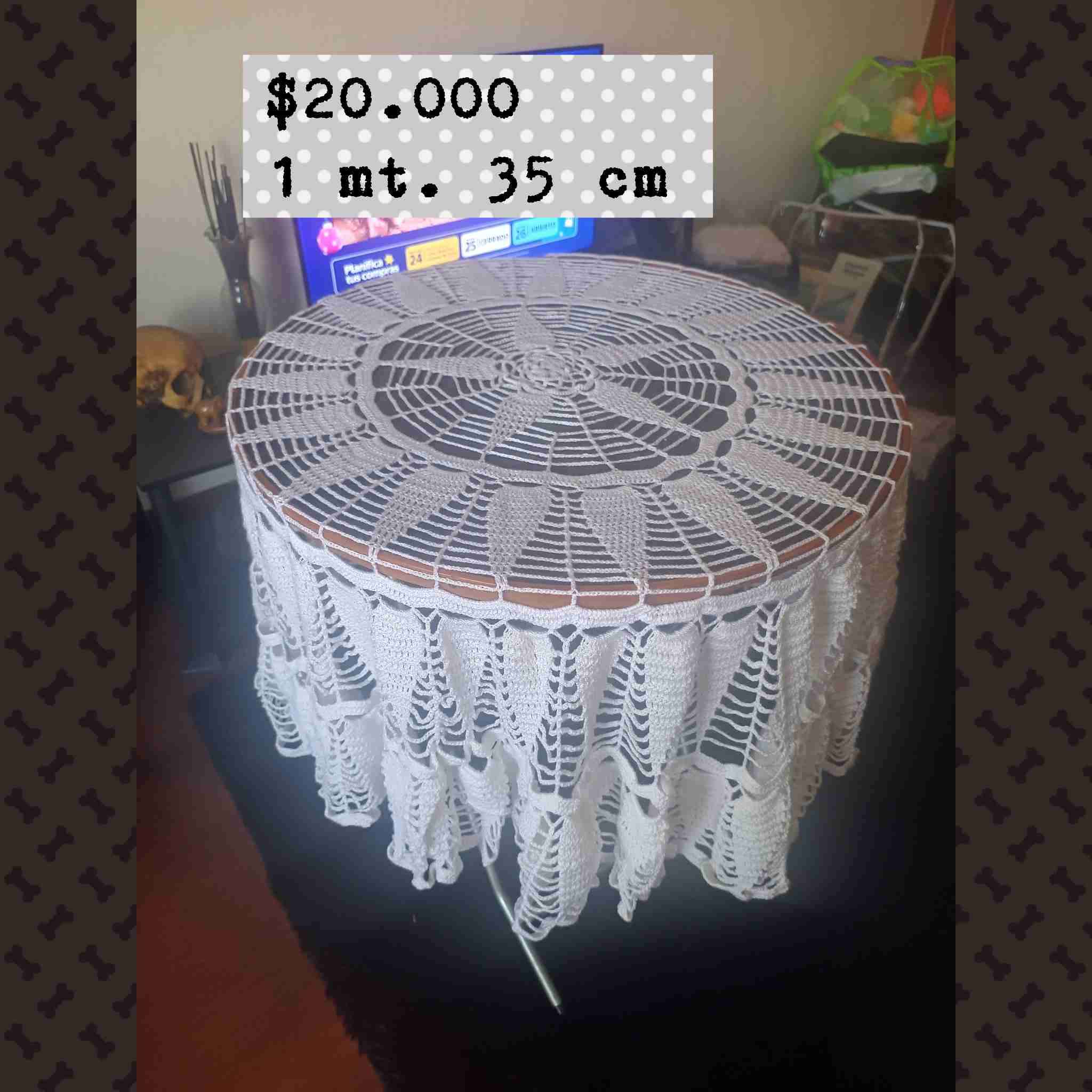 Mantel tejido a crochet para mesa redonda