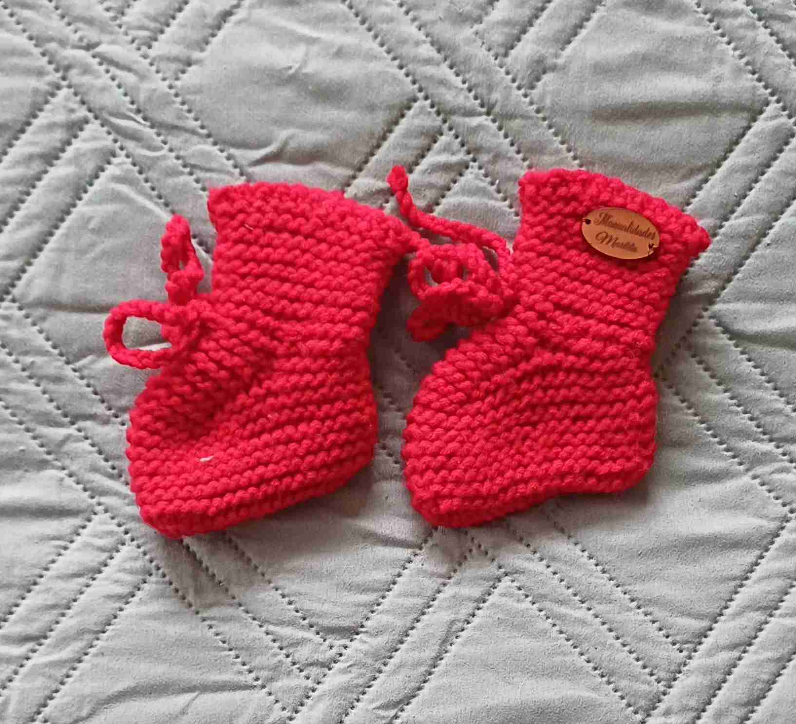 Zapatitos  tejidos a mano - miniatura 1