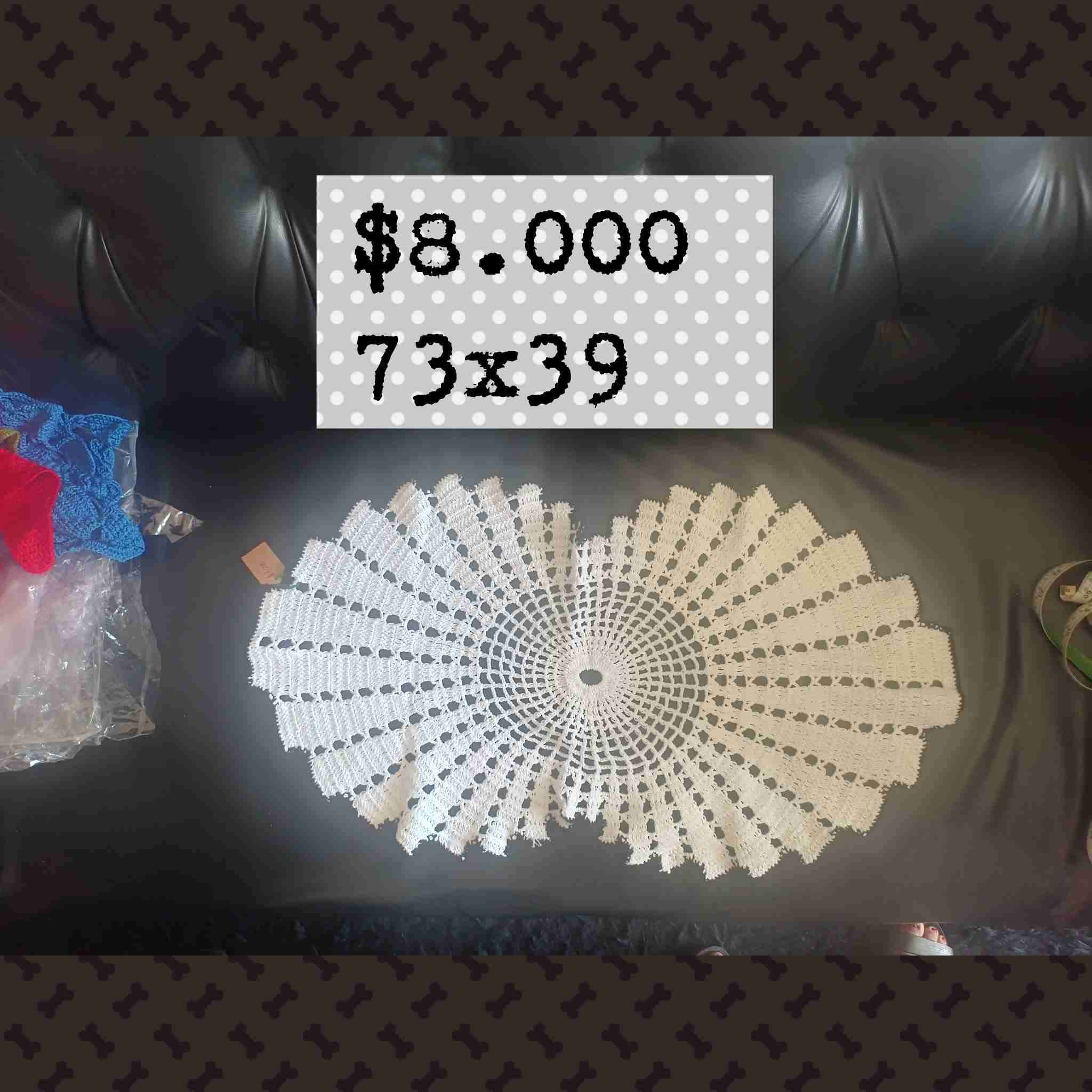 Tapete tejido a crochet blanco