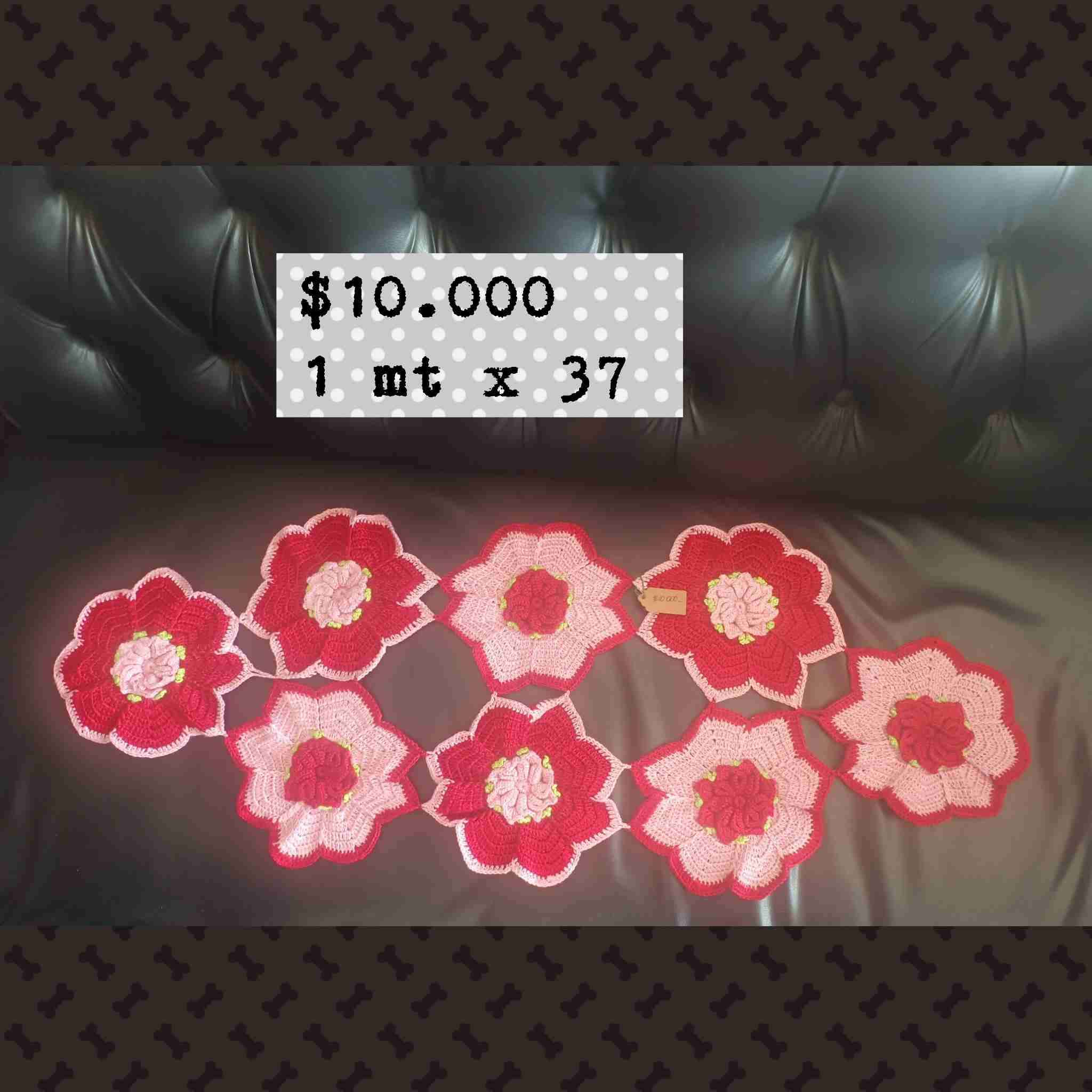 Camino de mesa tejido a mano