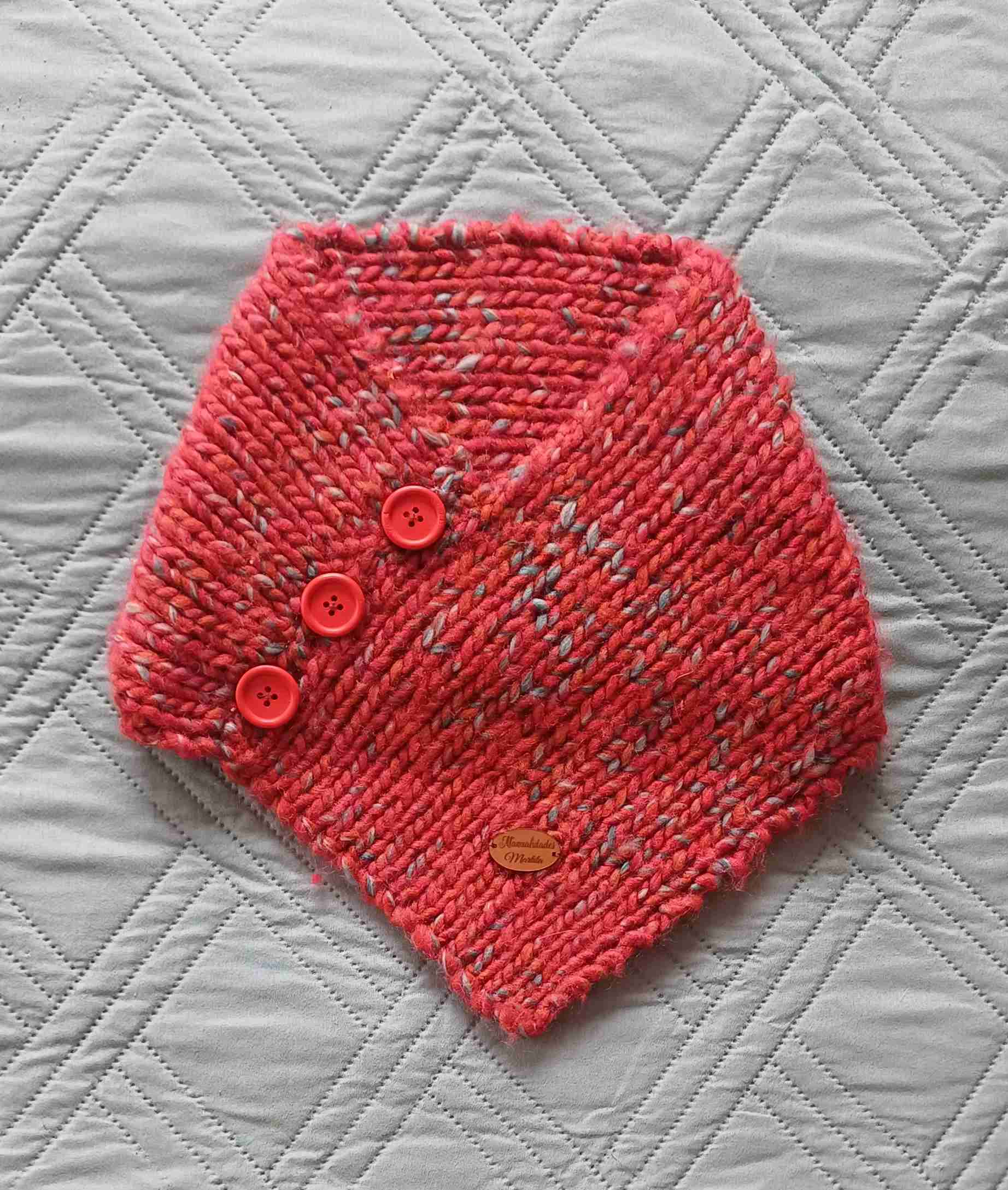 Cuello tejido  botón