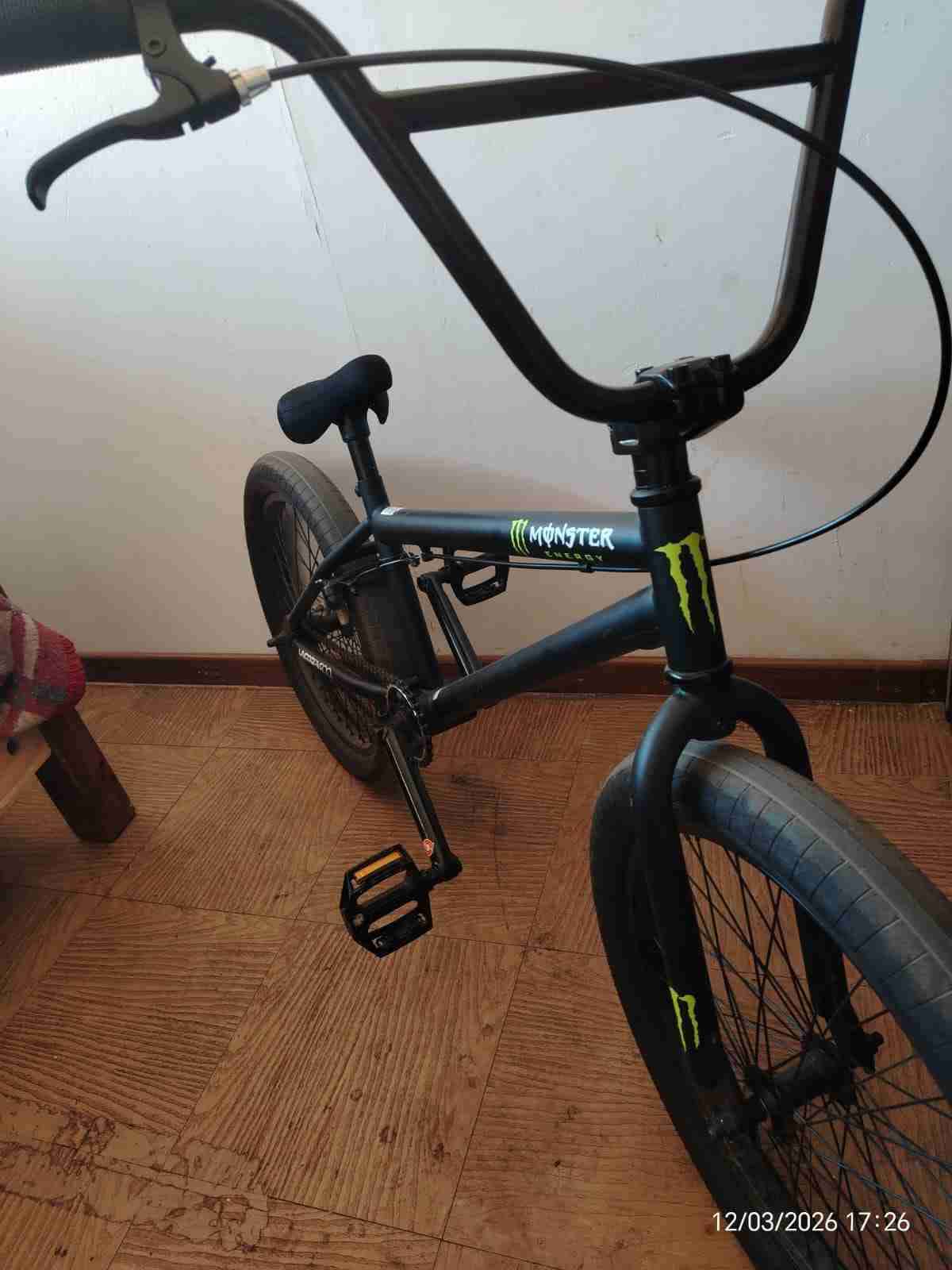 Bicicleta BMX negra Monster - miniatura 2