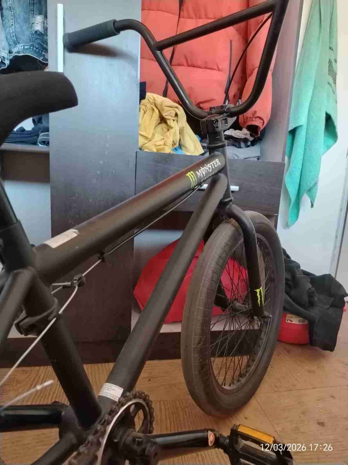 Bicicleta BMX negra Monster - miniatura 3