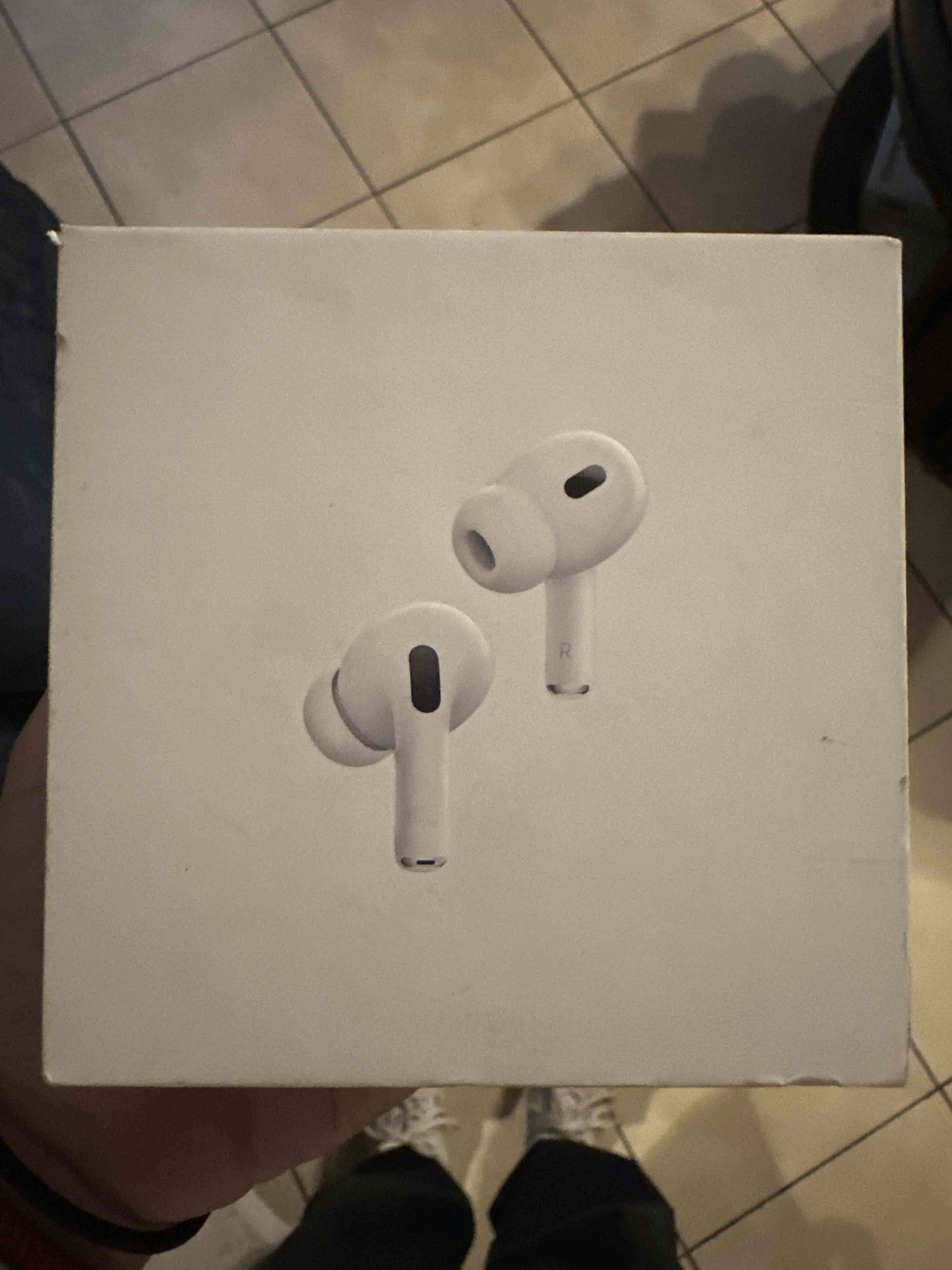 AirPods Pro segunda generación sellados - miniatura 1