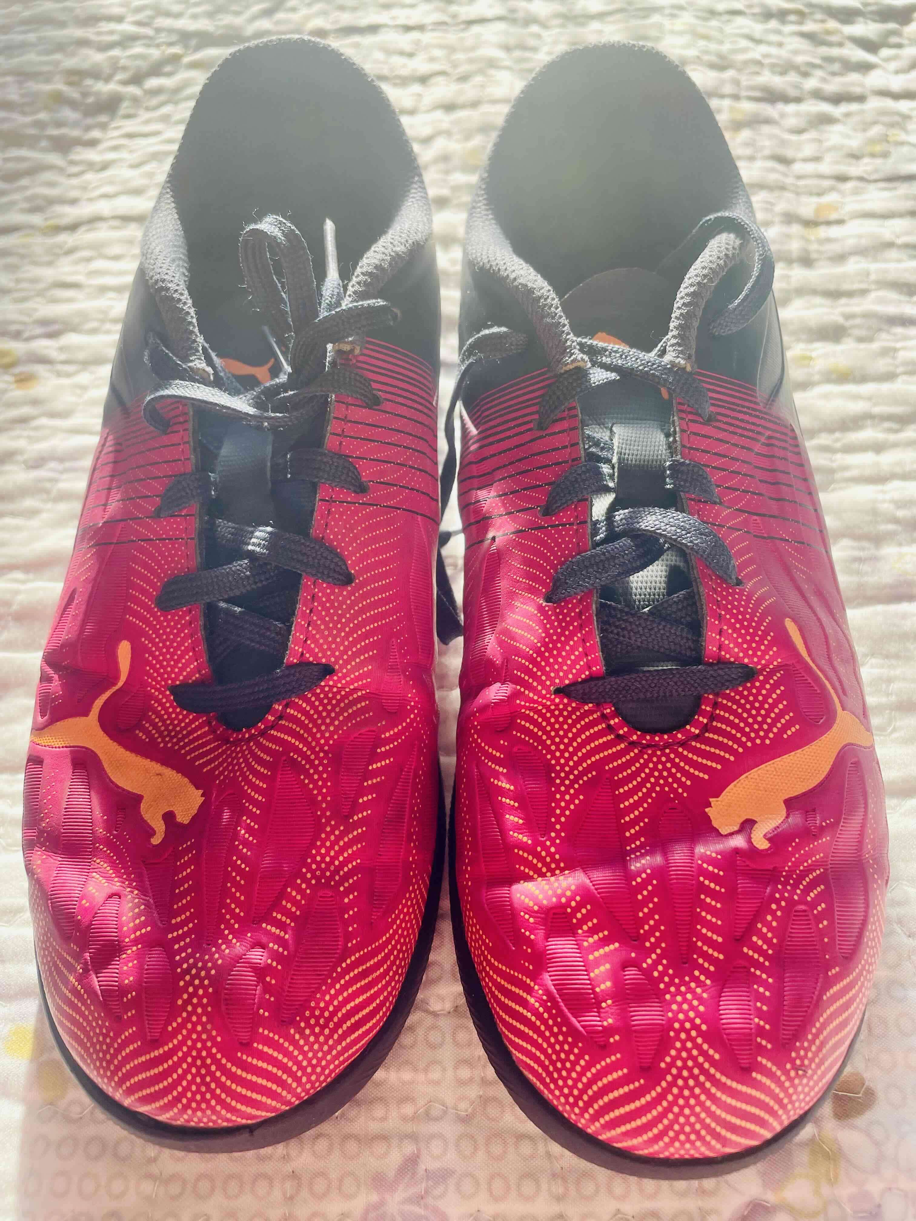 Zapatillas de fútbol marca Puma Nro. 35.5 - miniatura 2