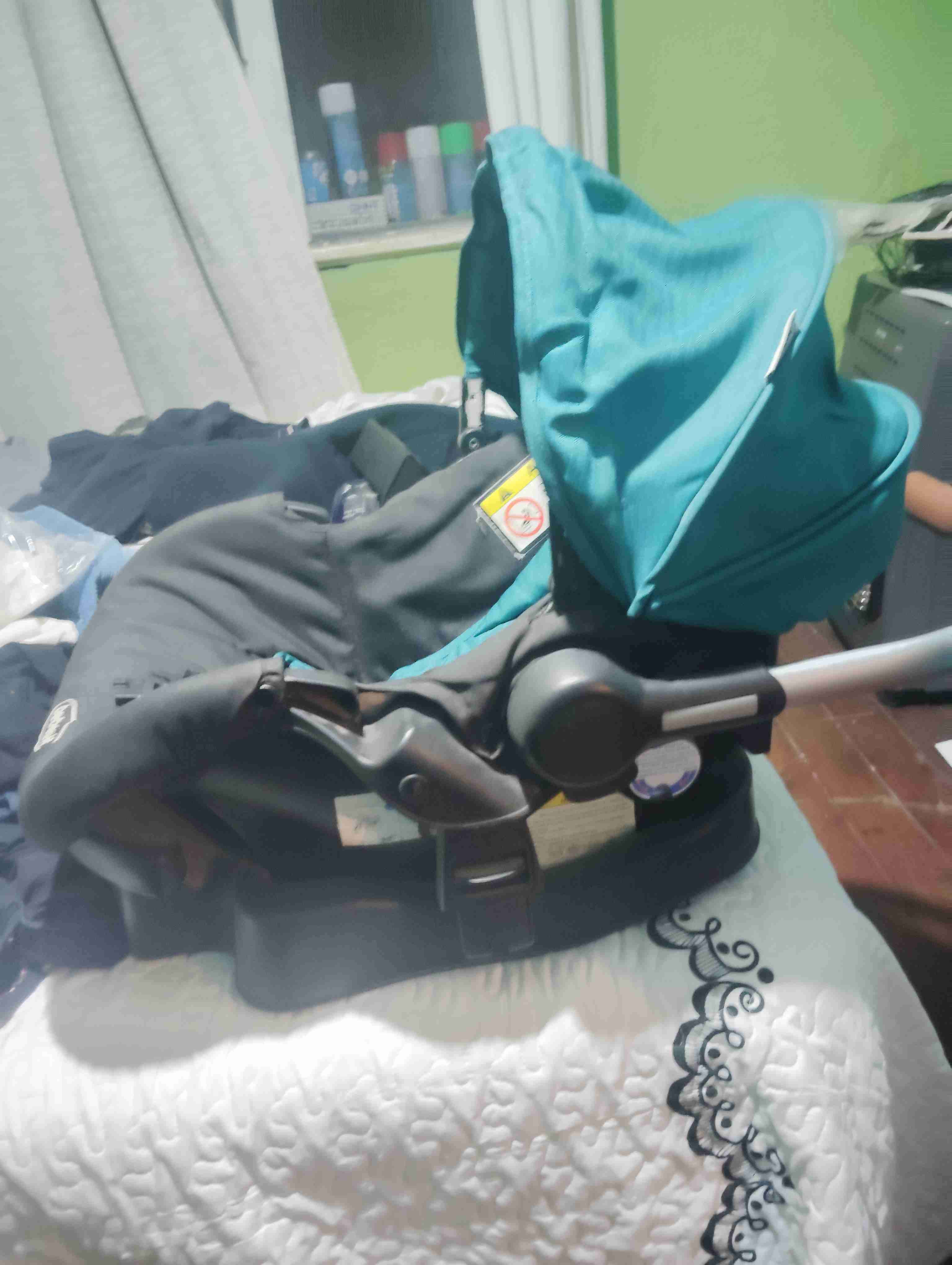 Coche de bebé con capota verde - miniatura 2