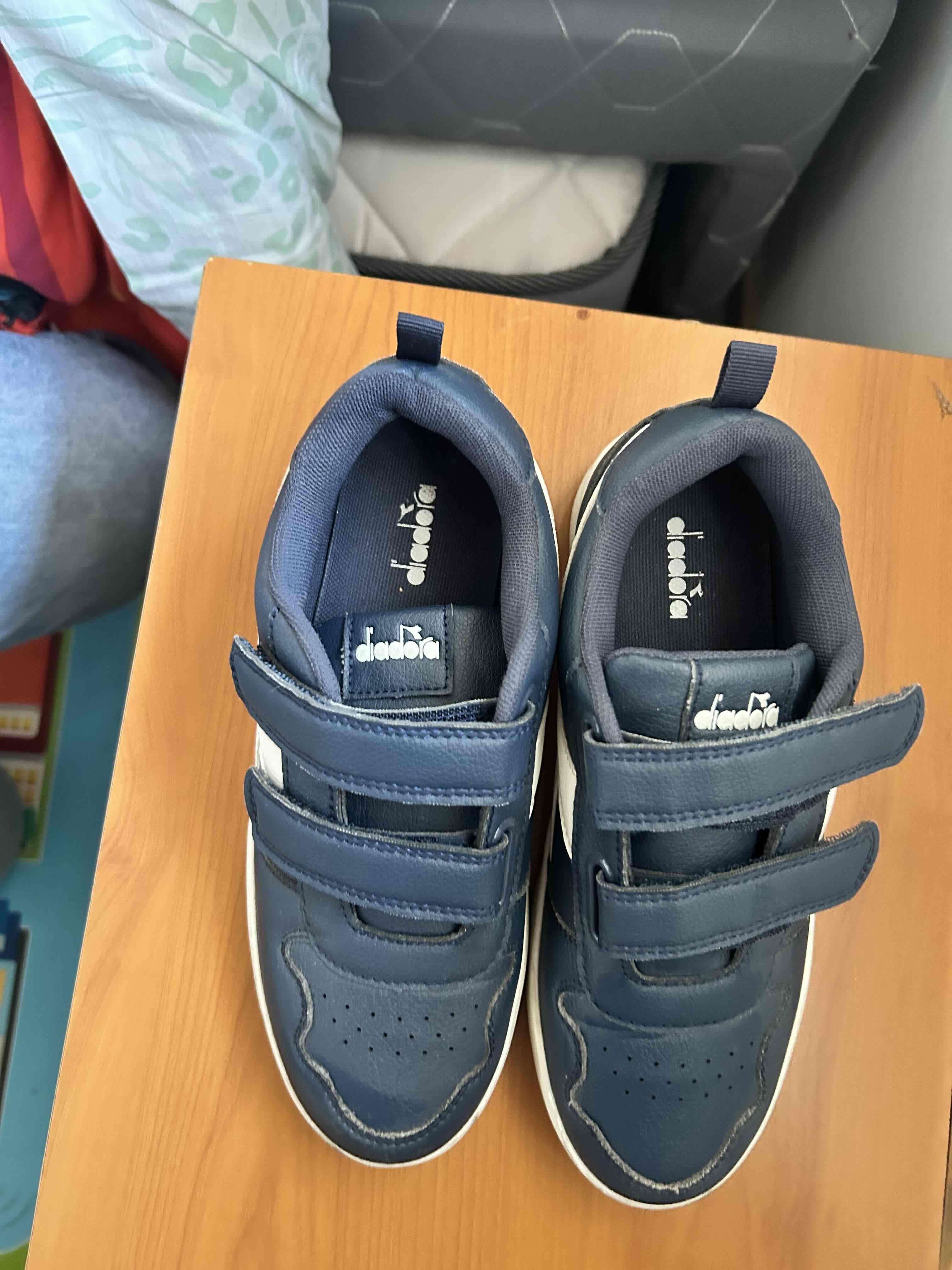 Zapatillas azules con velcro diadora - miniatura 2