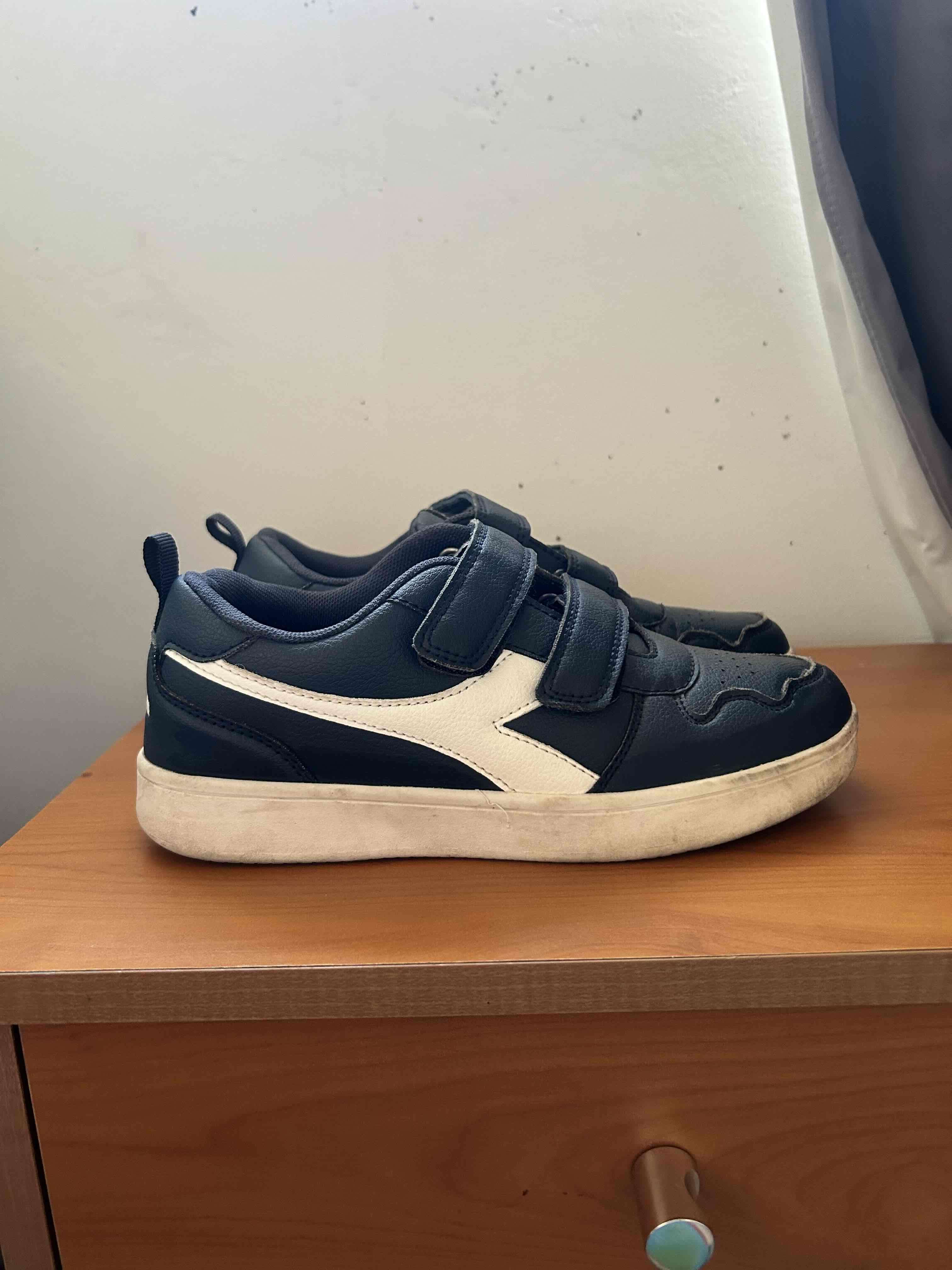 Zapatillas azules con velcro diadora - miniatura 3