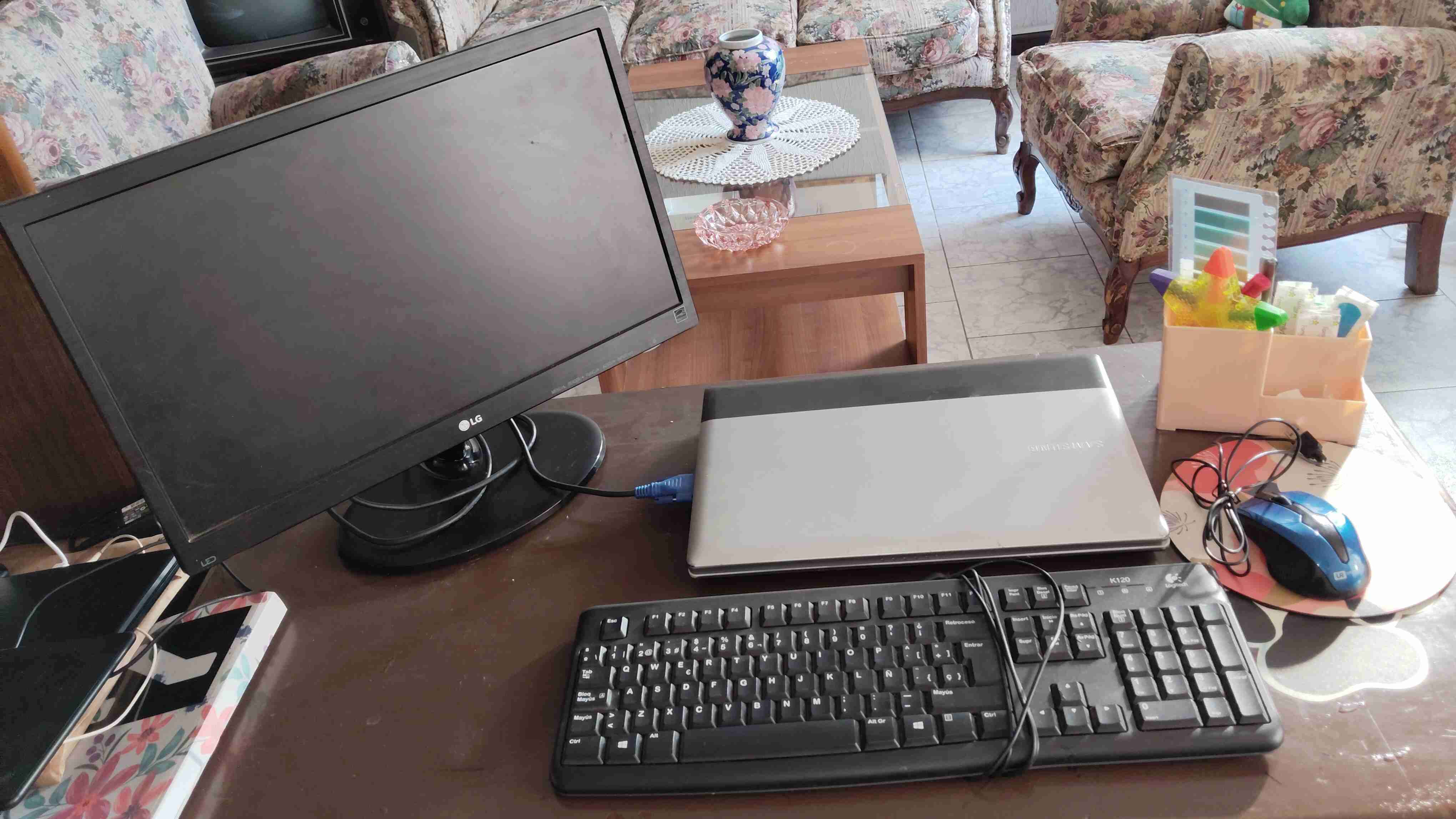 Laptop Samsung con monitor LG - miniatura 2